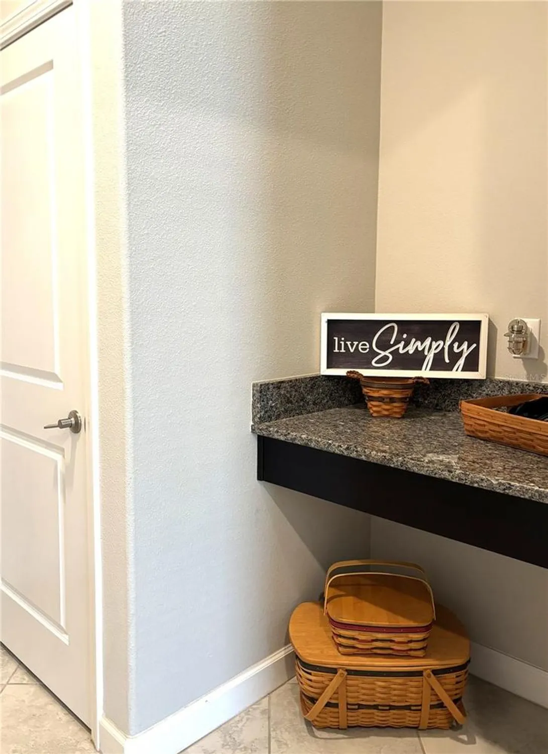 Property Slideshow image 34 of 49 | 16840 whisper elm st, Wimauma, FL, 33598