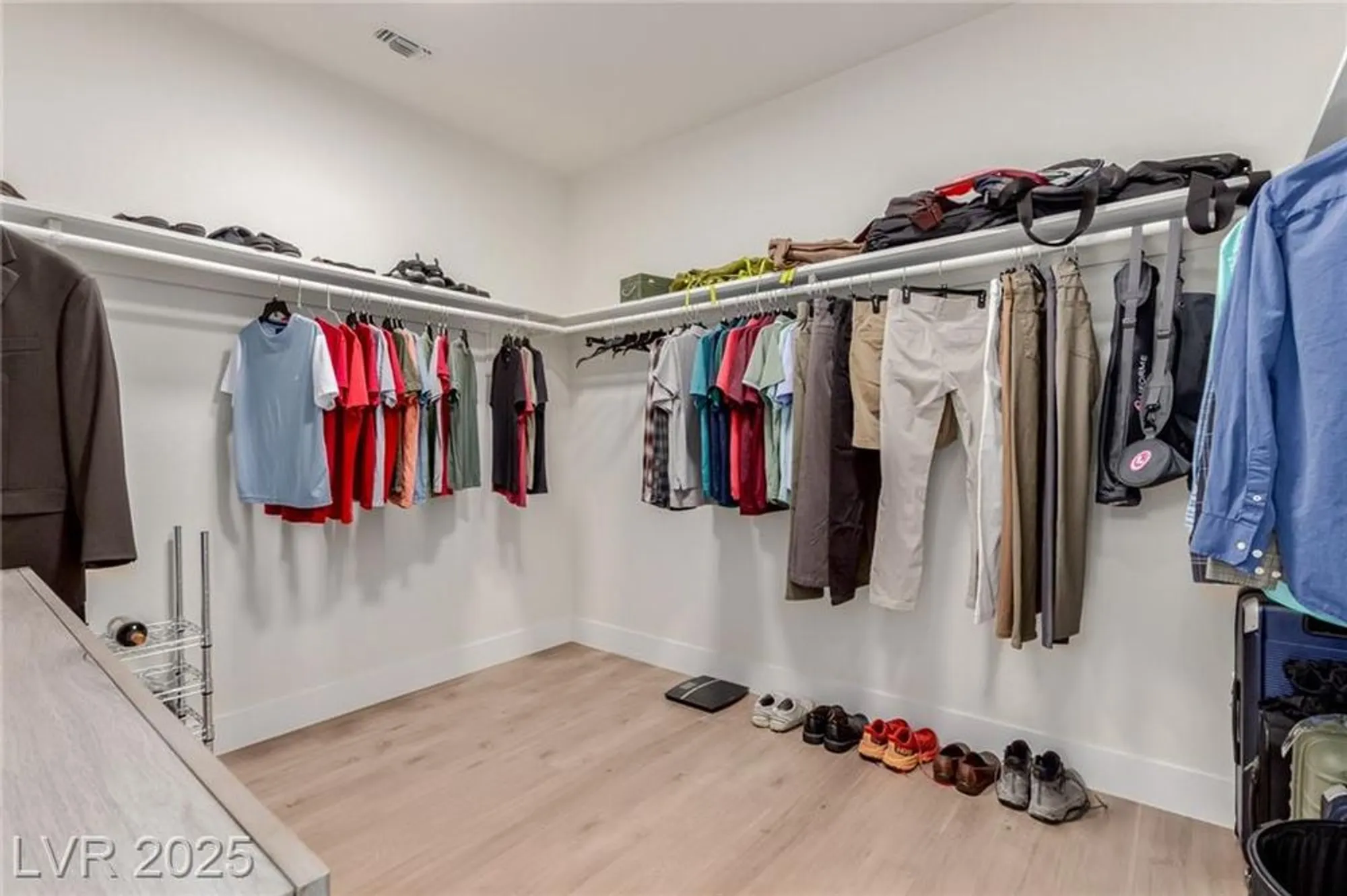 Property Slideshow image 29 of 49 | 2824 faiss dr, Las Vegas, NV, 89134