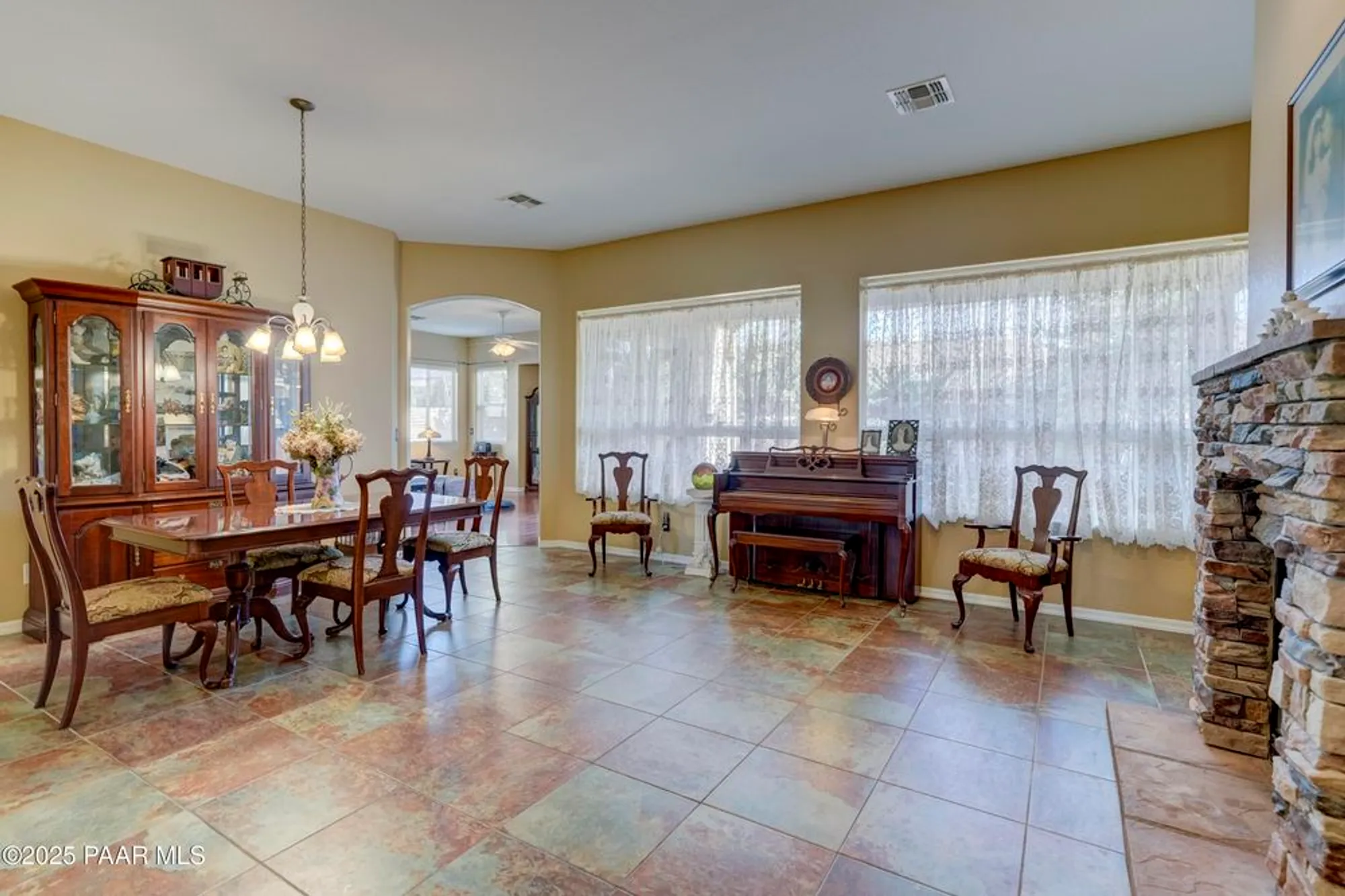 Property Slideshow image 12 of 51 | 7906 e mesteno rd, Prescott Valley, AZ, 86315