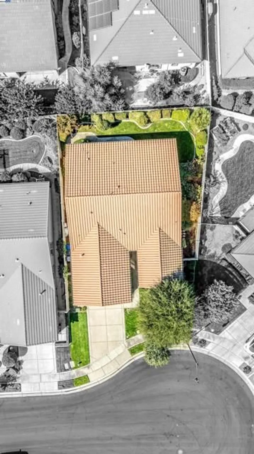 Property Slideshow image 48 of 60 | 2387 birdsong pl, Manteca, CA, 95336