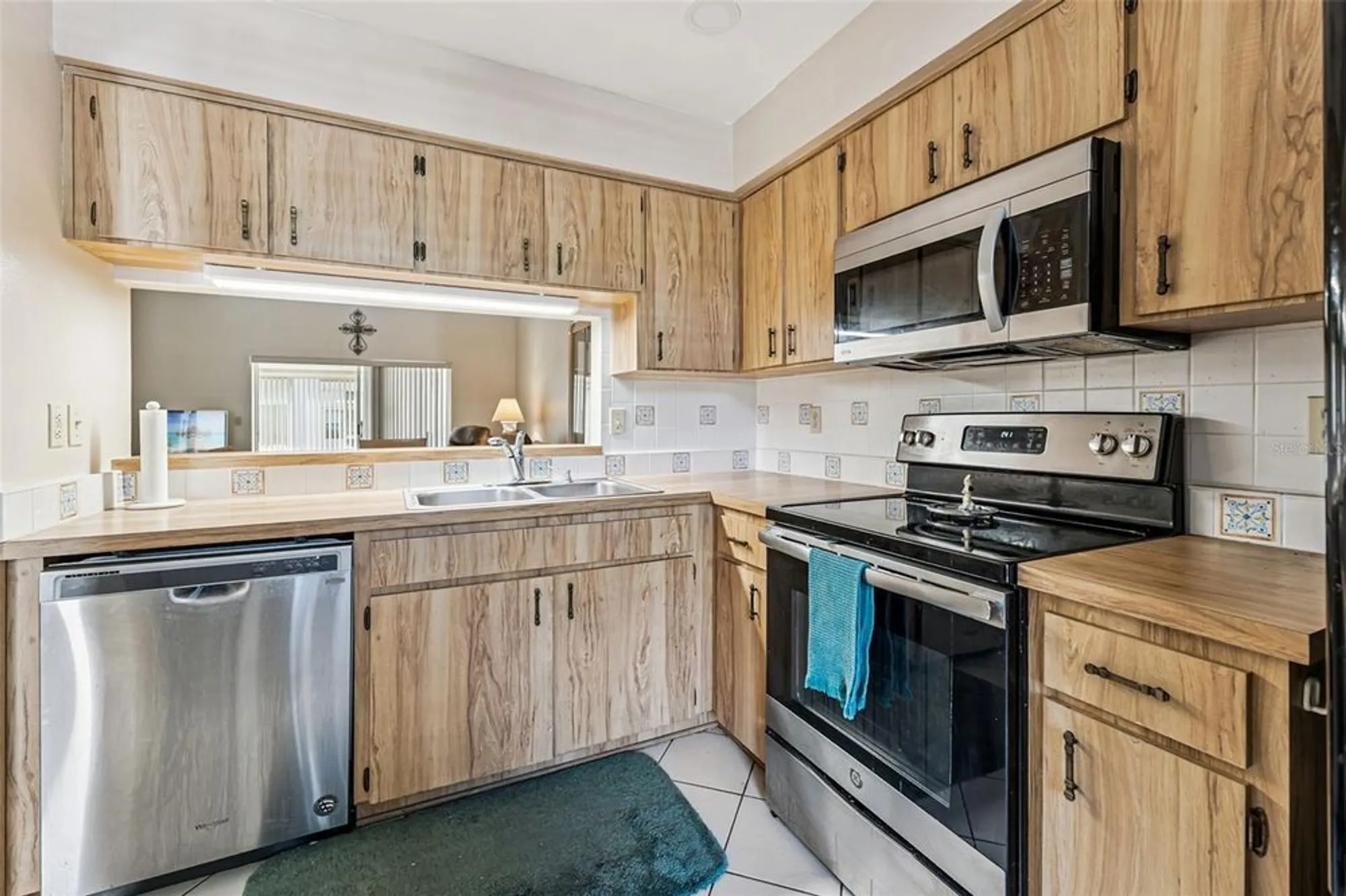 Property Slideshow image 7 of 24 | 104 knollpoint dr # 3, Sun City Center, FL, 33573