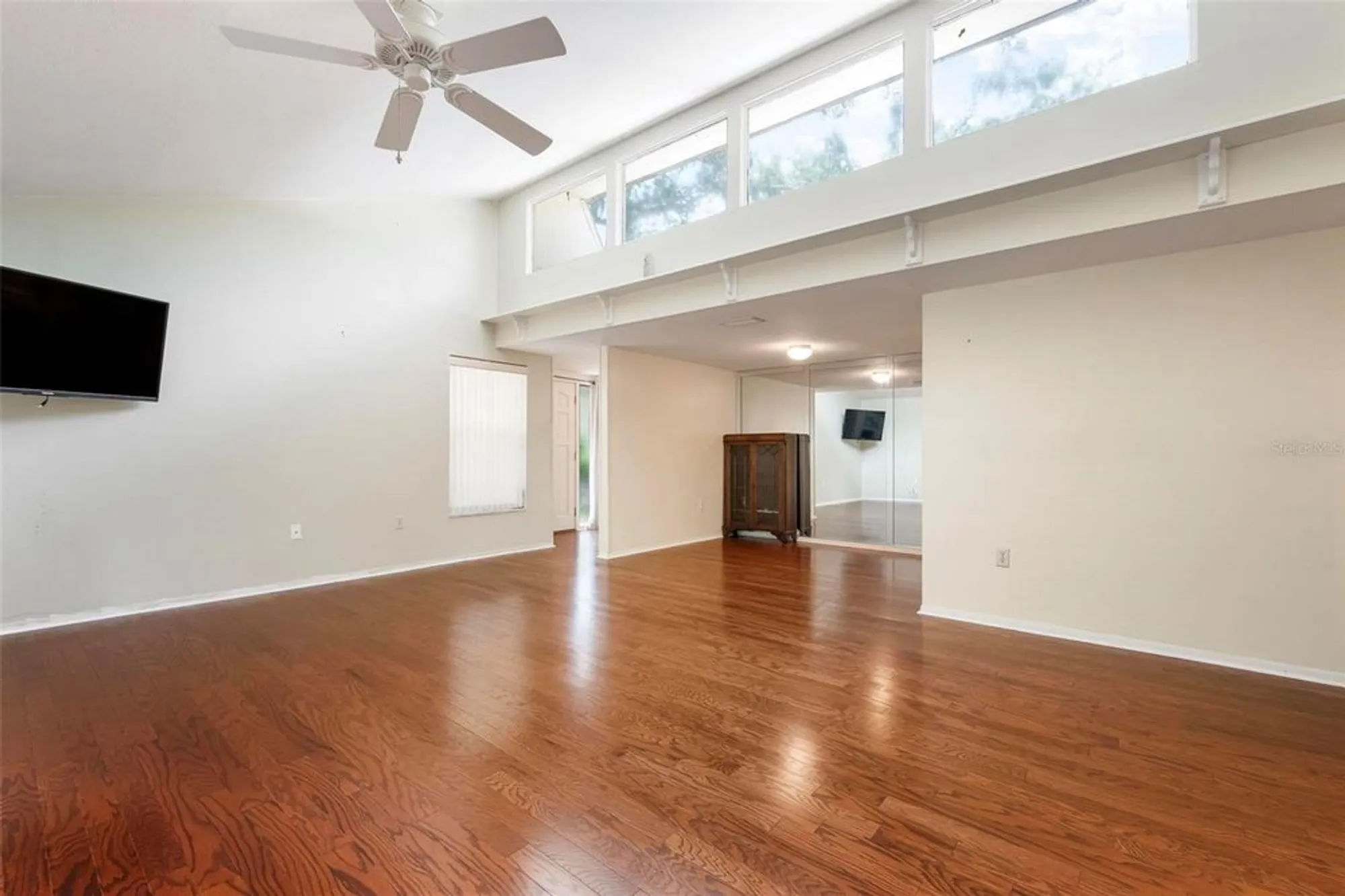 Property Slideshow image 8 of 25 | 2227 circlewood dr # 52, Sarasota, FL, 34231