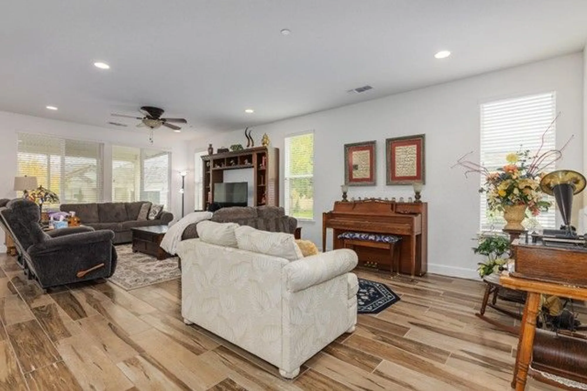Property Slideshow image 8 of 32 | 790 osprey ridge dr, Rio Vista, CA, 94571