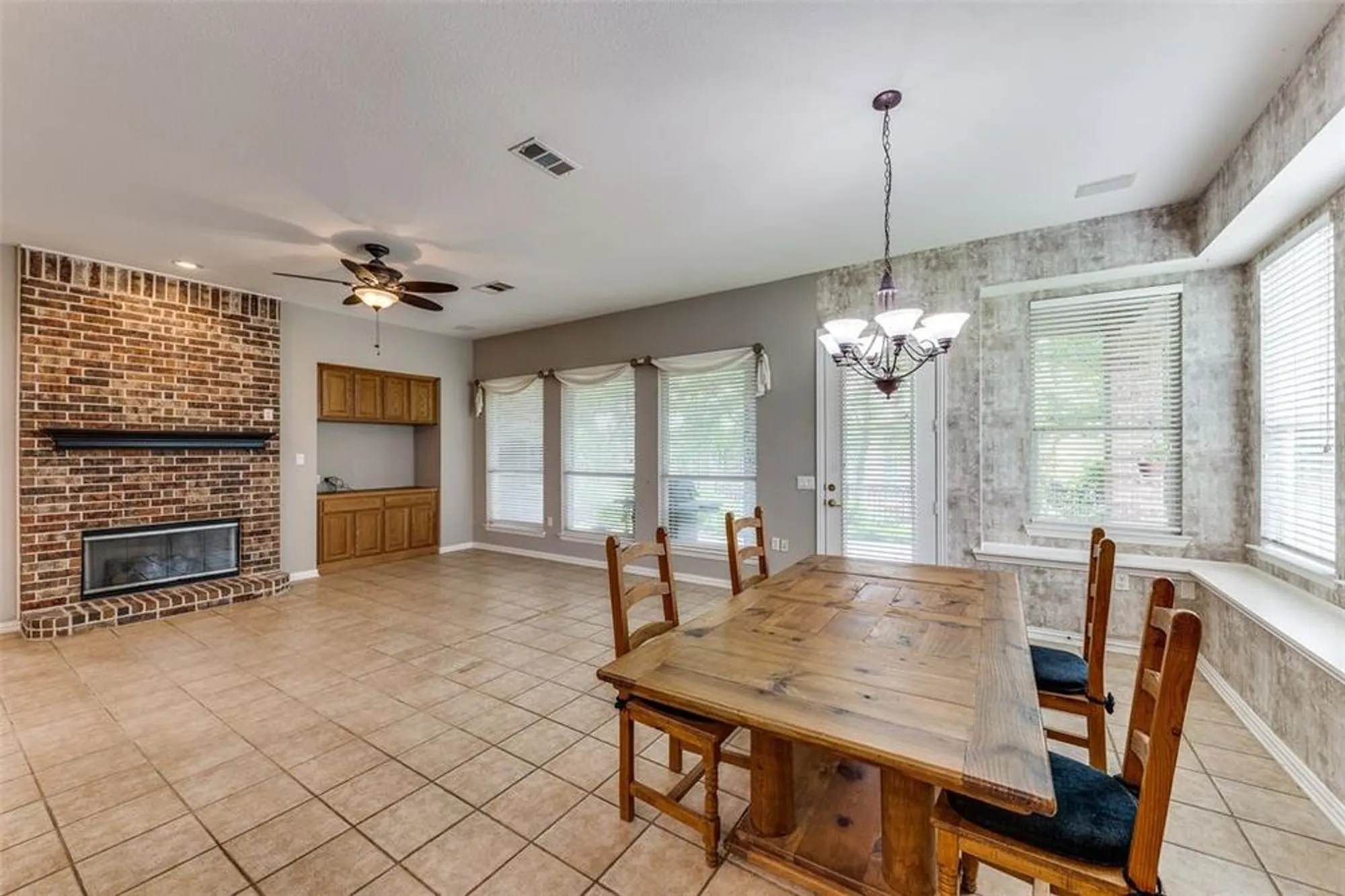Property Slideshow image 12 of 40 | 351 southern hills dr, Fairview, TX, 75069