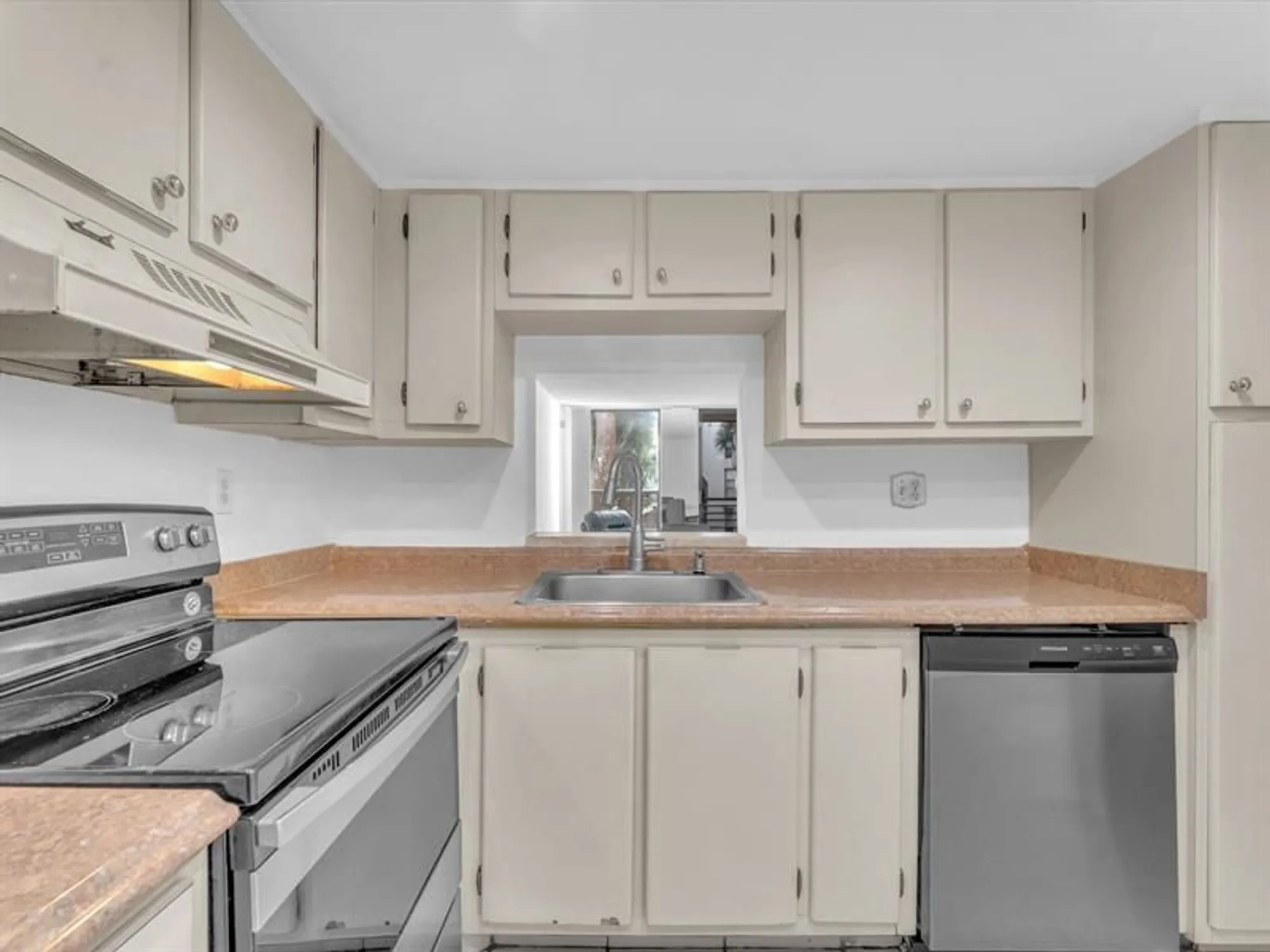 Property Slideshow image 5 of 37 | 7750 w mcnab rd apt 202, Tamarac, FL, 33321