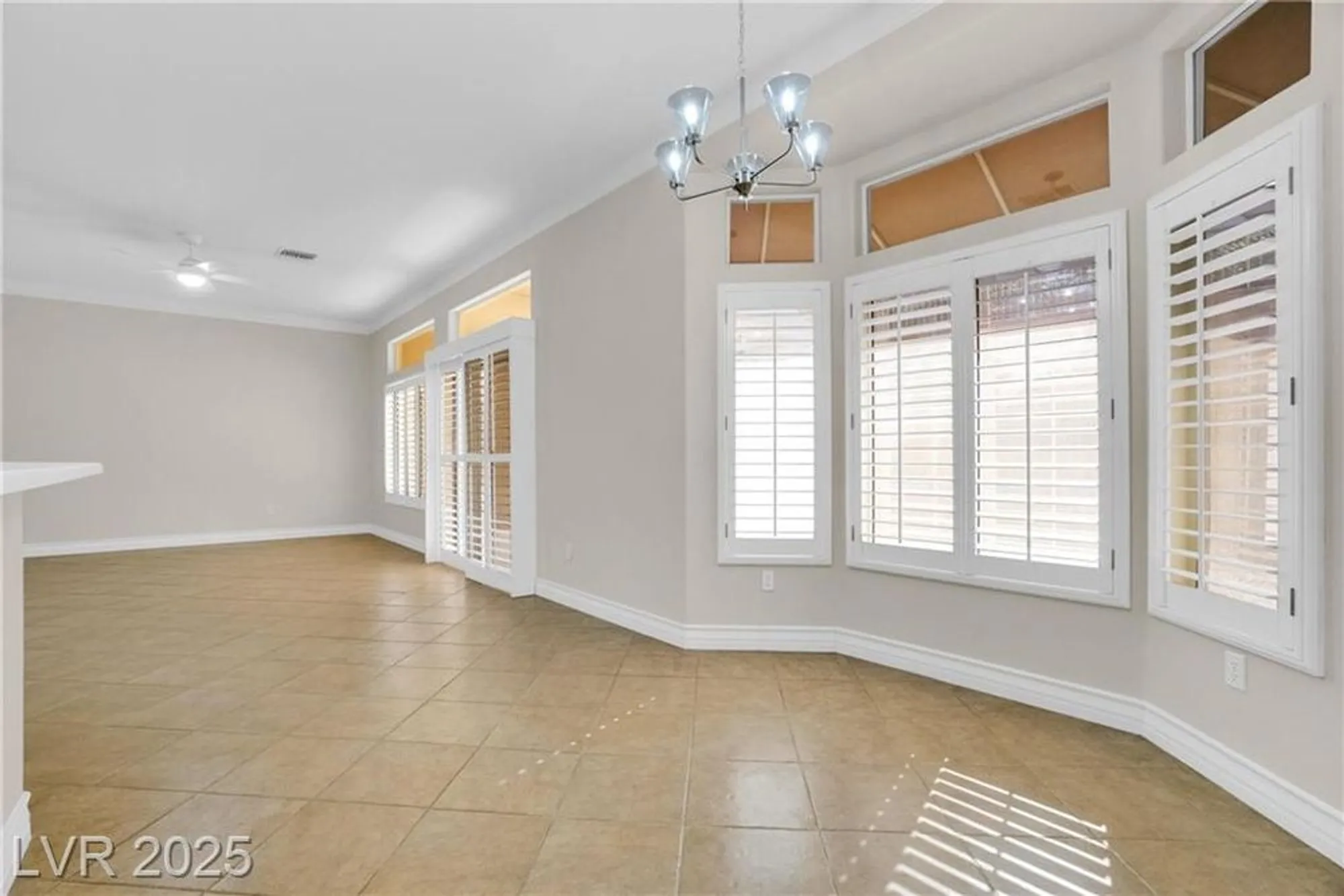 Property Slideshow image 9 of 26 | 2501 maddington dr, Las Vegas, NV, 89134