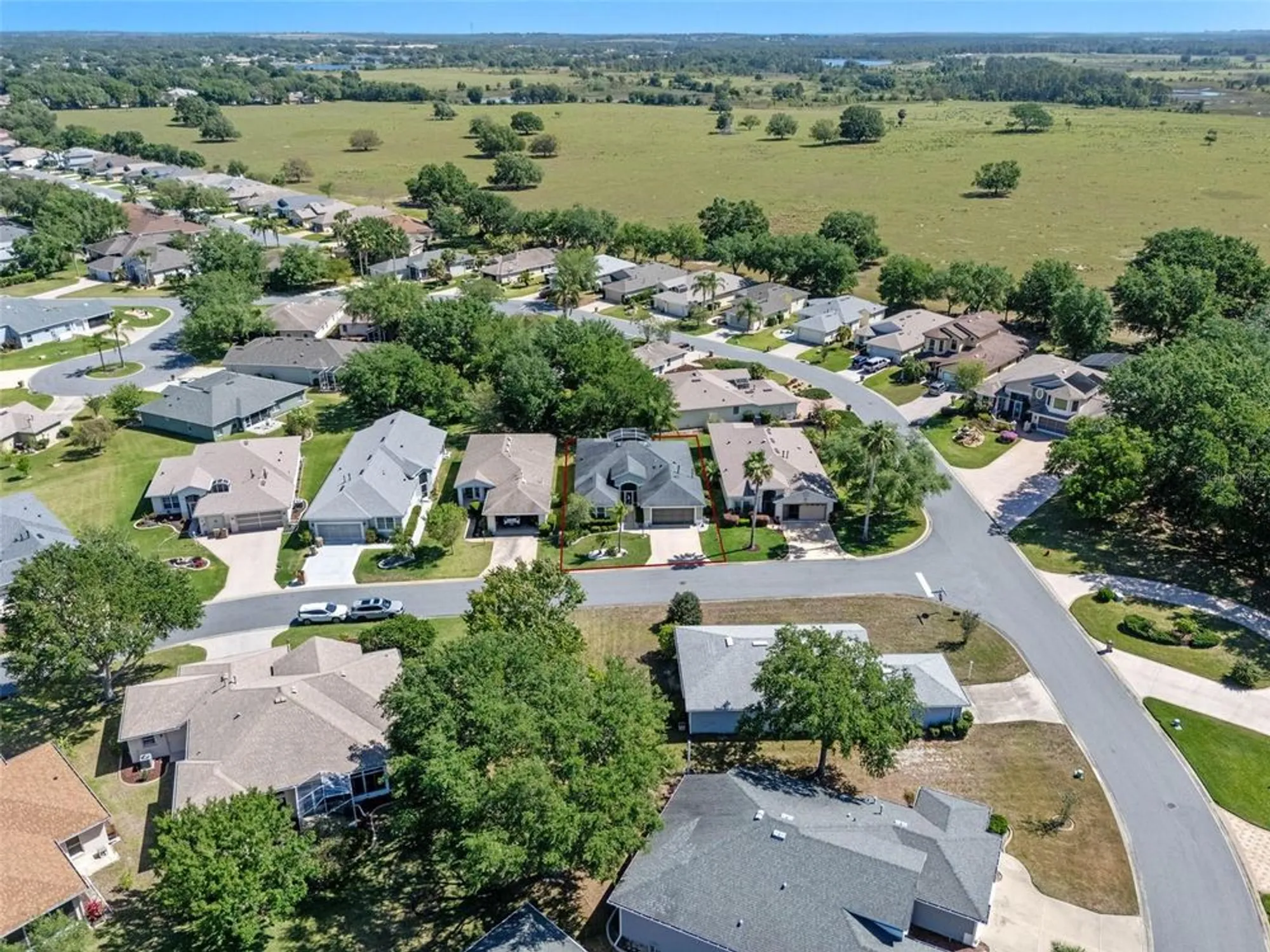 Property Slideshow image 38 of 65 | 20504 queen alexandra dr, Leesburg, FL, 34748