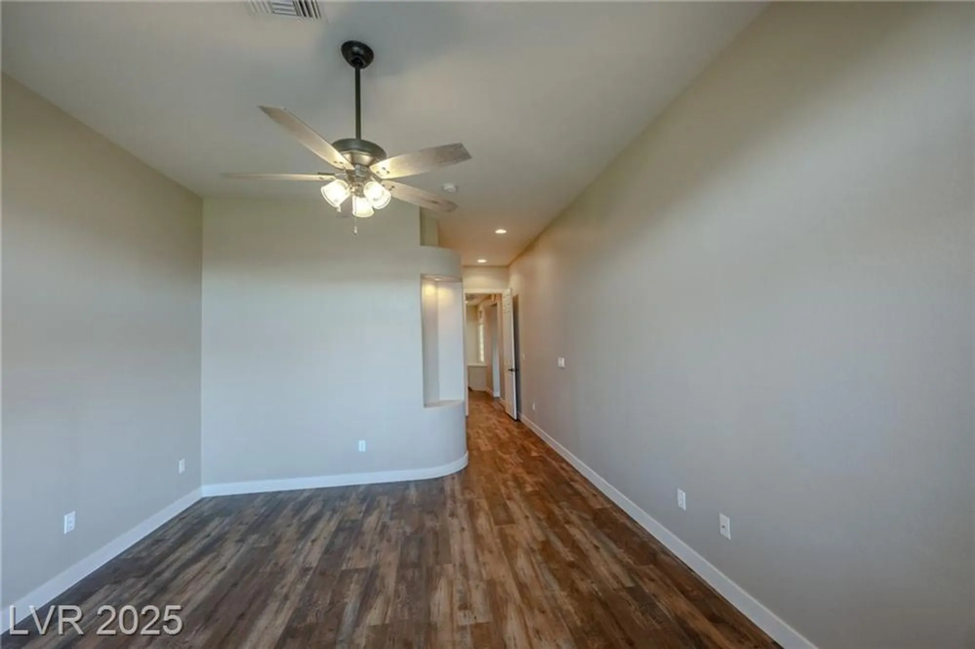 Property Slideshow image 14 of 26 | 9240 january dr, Las Vegas, NV, 89134