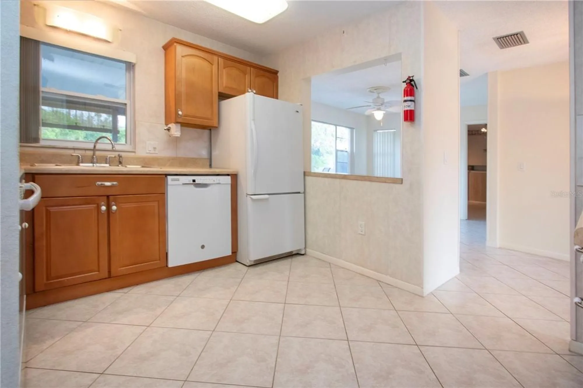 Property Slideshow image 13 of 37 | 1730 w del webb blvd, Sun City Center, FL, 33573