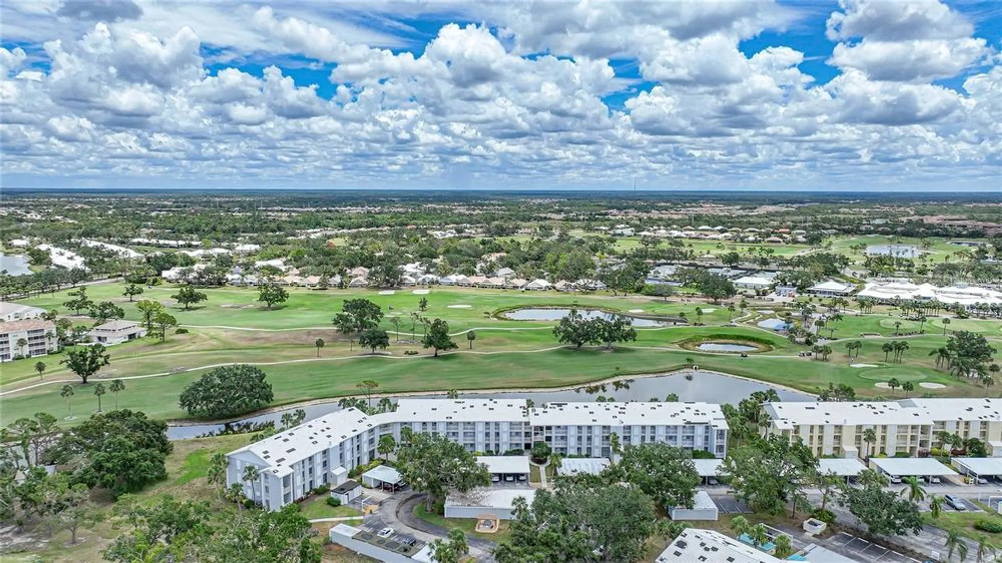 Property Slideshow image 2 of 40 | 404 cerromar cir 112, Venice, FL, 34293