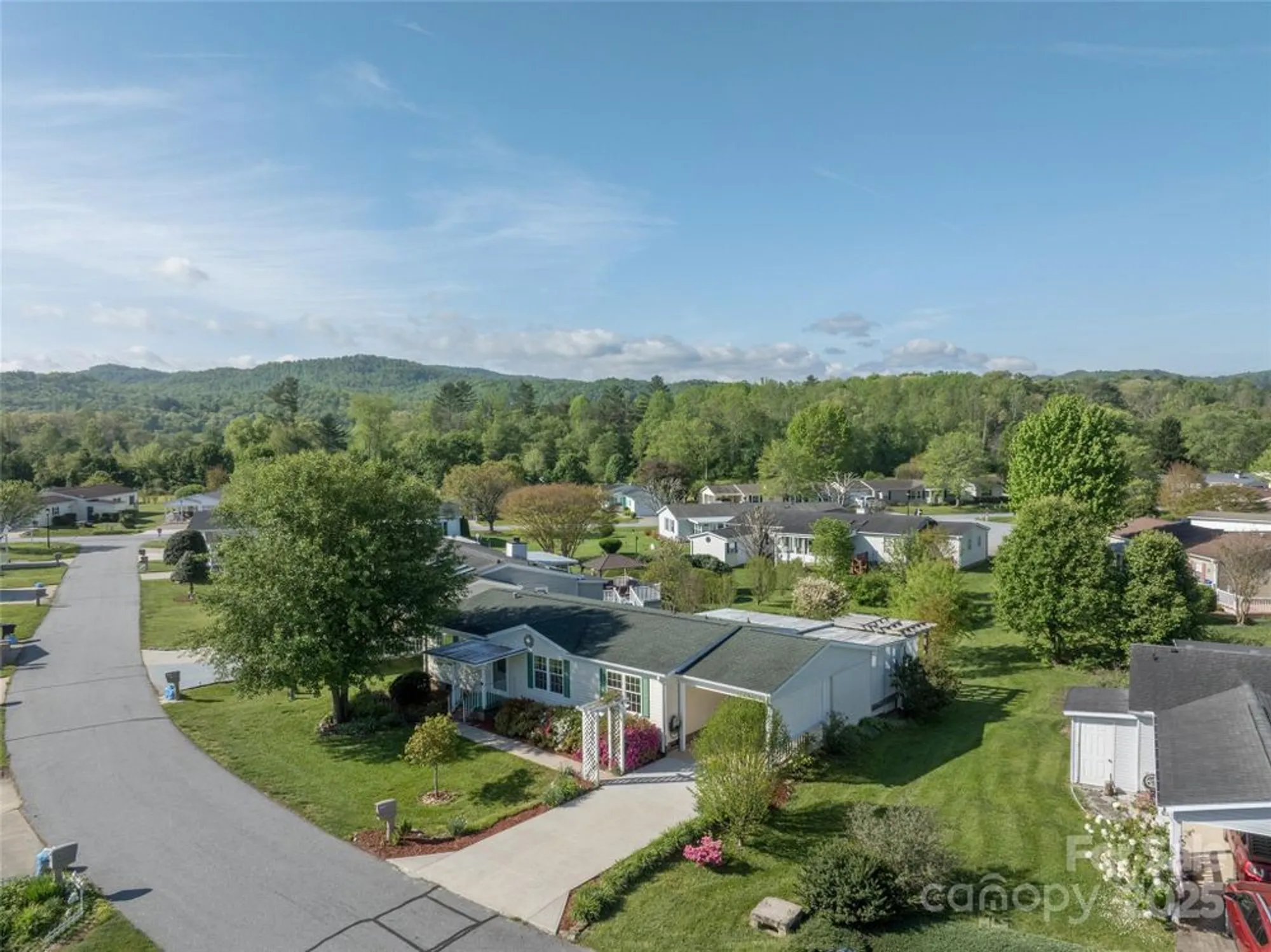 Property Slideshow image 35 of 42 | 236 white ash cir, Hendersonville, NC, 28739