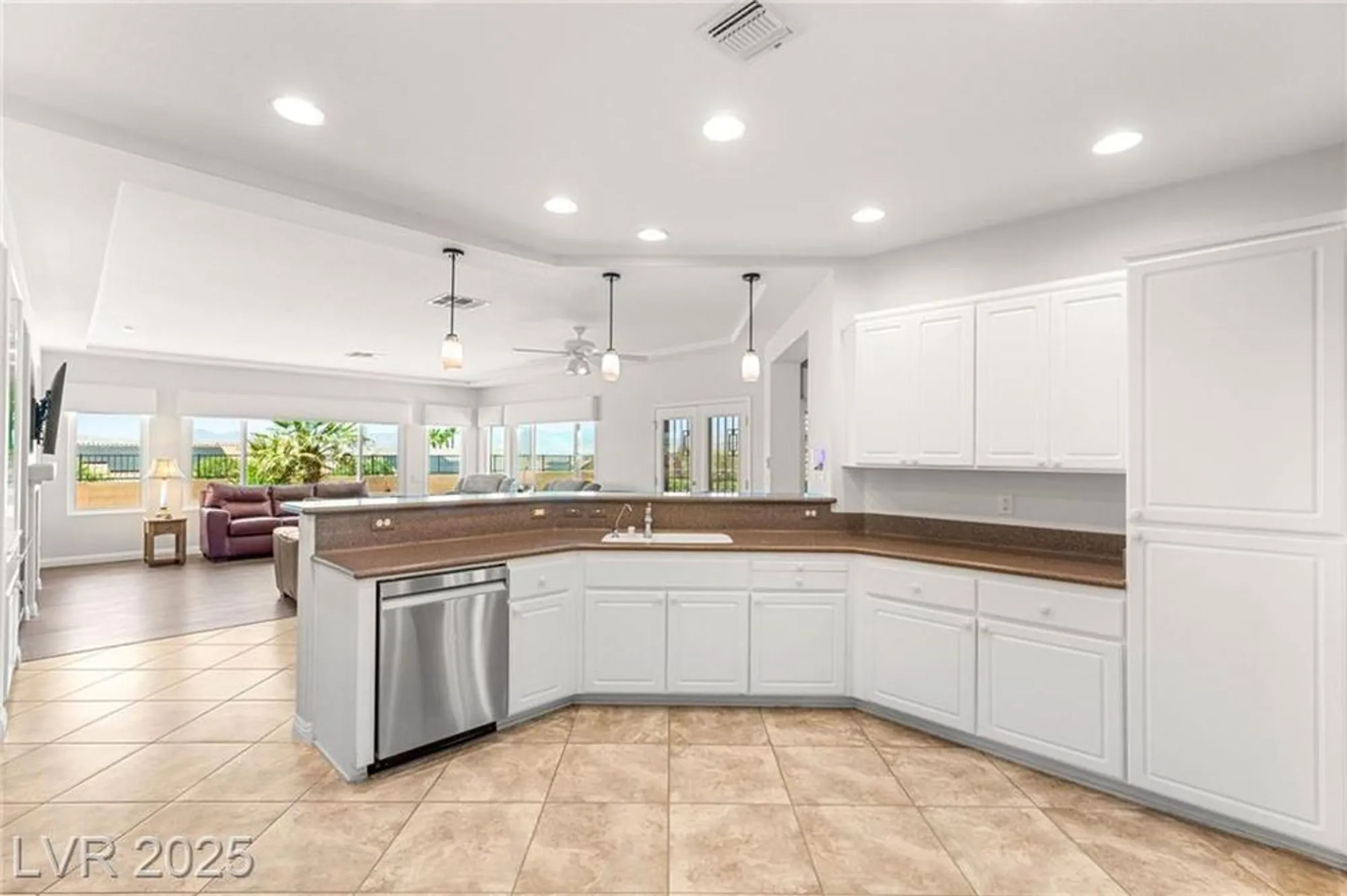 Property Slideshow image 11 of 28 | 2069 colvin run dr, Henderson, NV, 89052