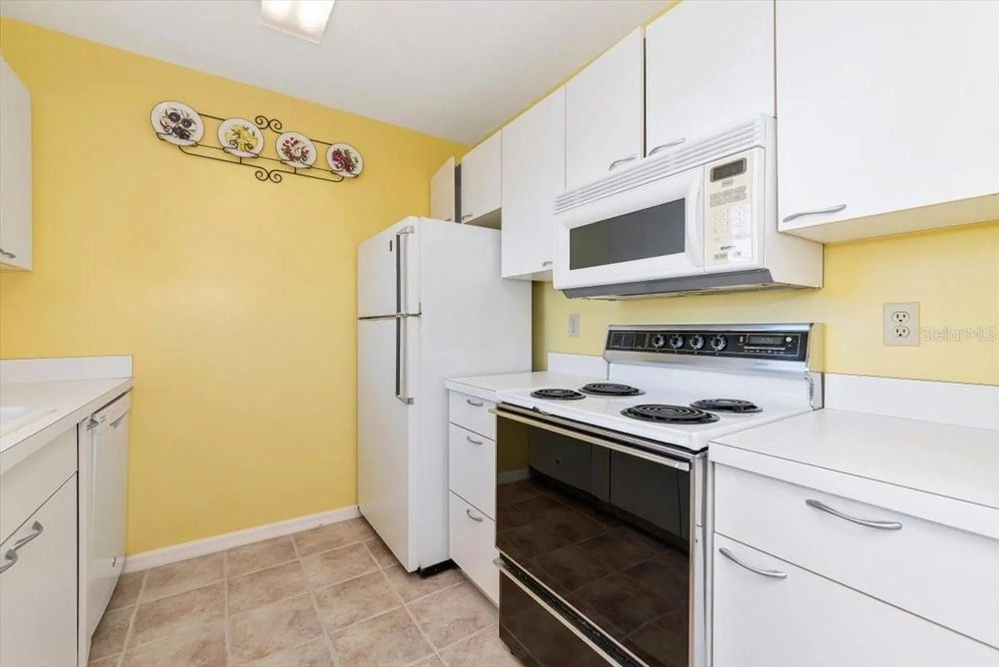 Property Slideshow image 14 of 56 | 841 audubon dr # 841, Bradenton, FL, 34209