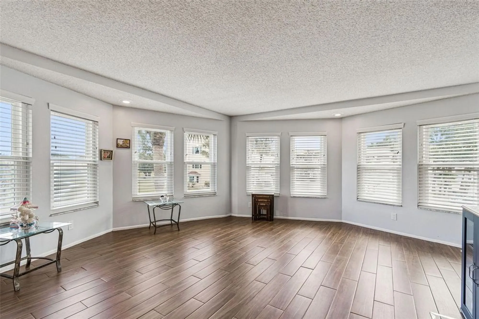 Property Slideshow image 9 of 100 | 2221 norwegian dr 41, Clearwater, FL, 33763