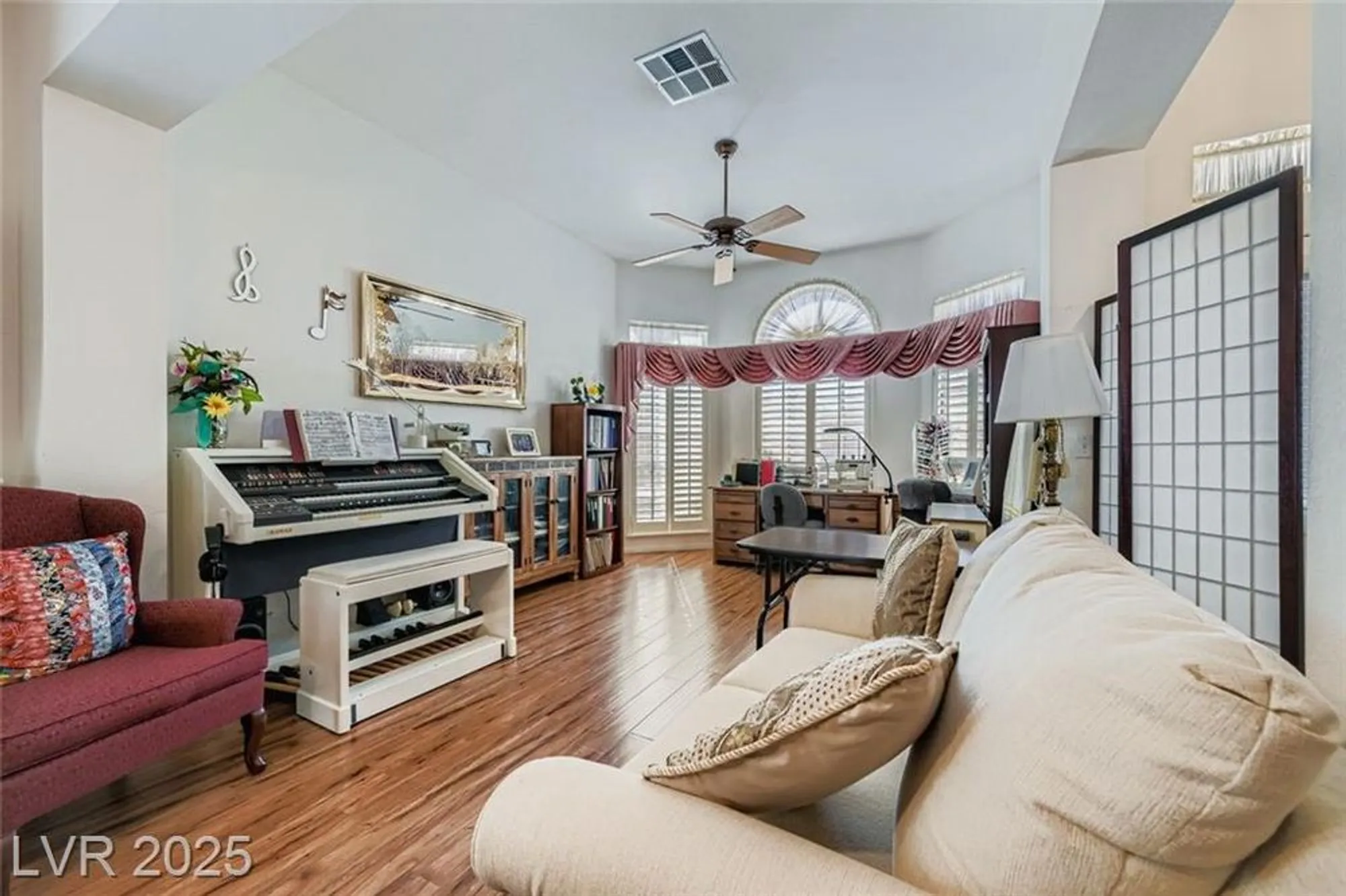 Property Slideshow image 4 of 49 | 5245 roca ln, Las Vegas, NV, 89130