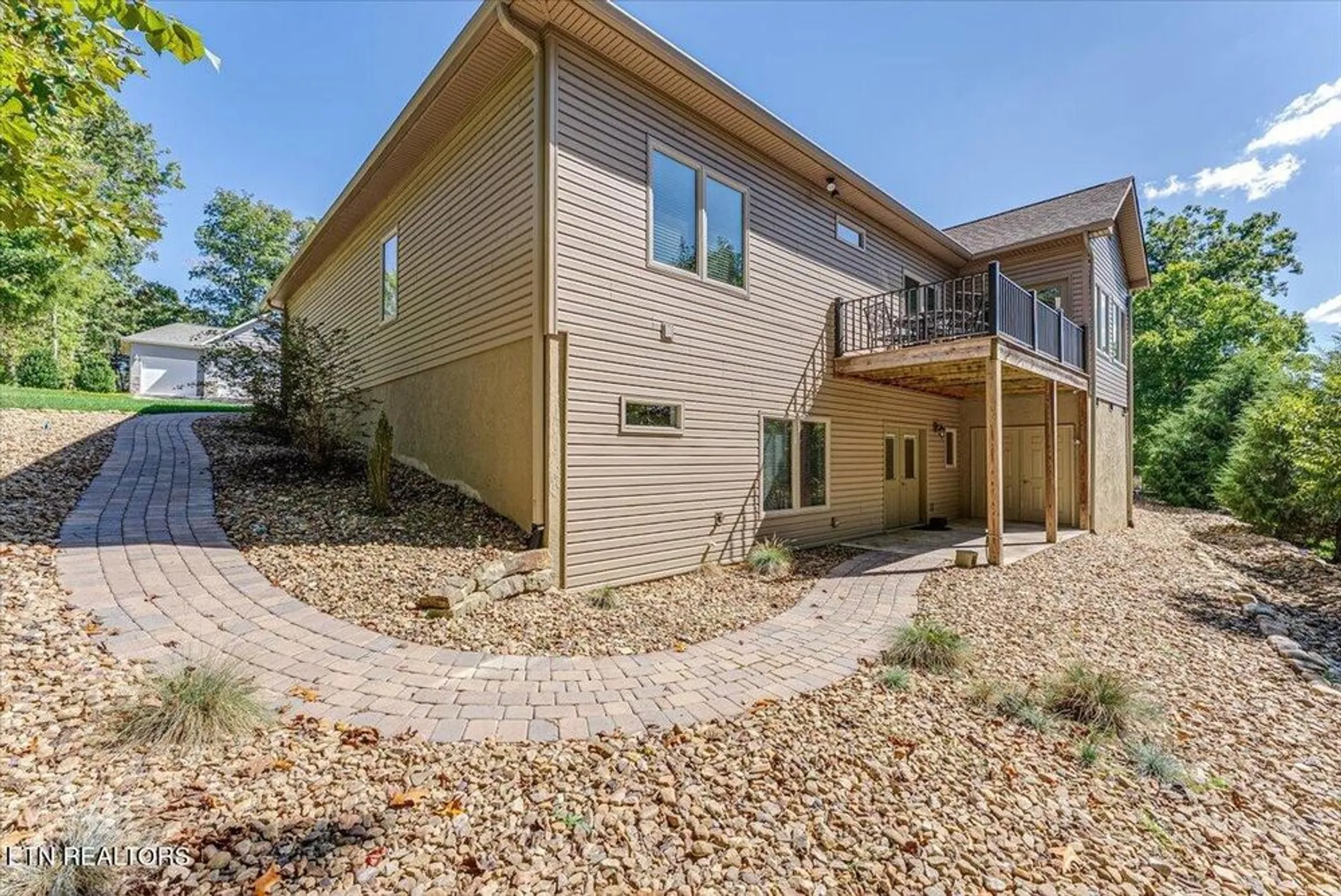 Property Slideshow image 5 of 54 | 400 tanasi way, Loudon, TN, 37774