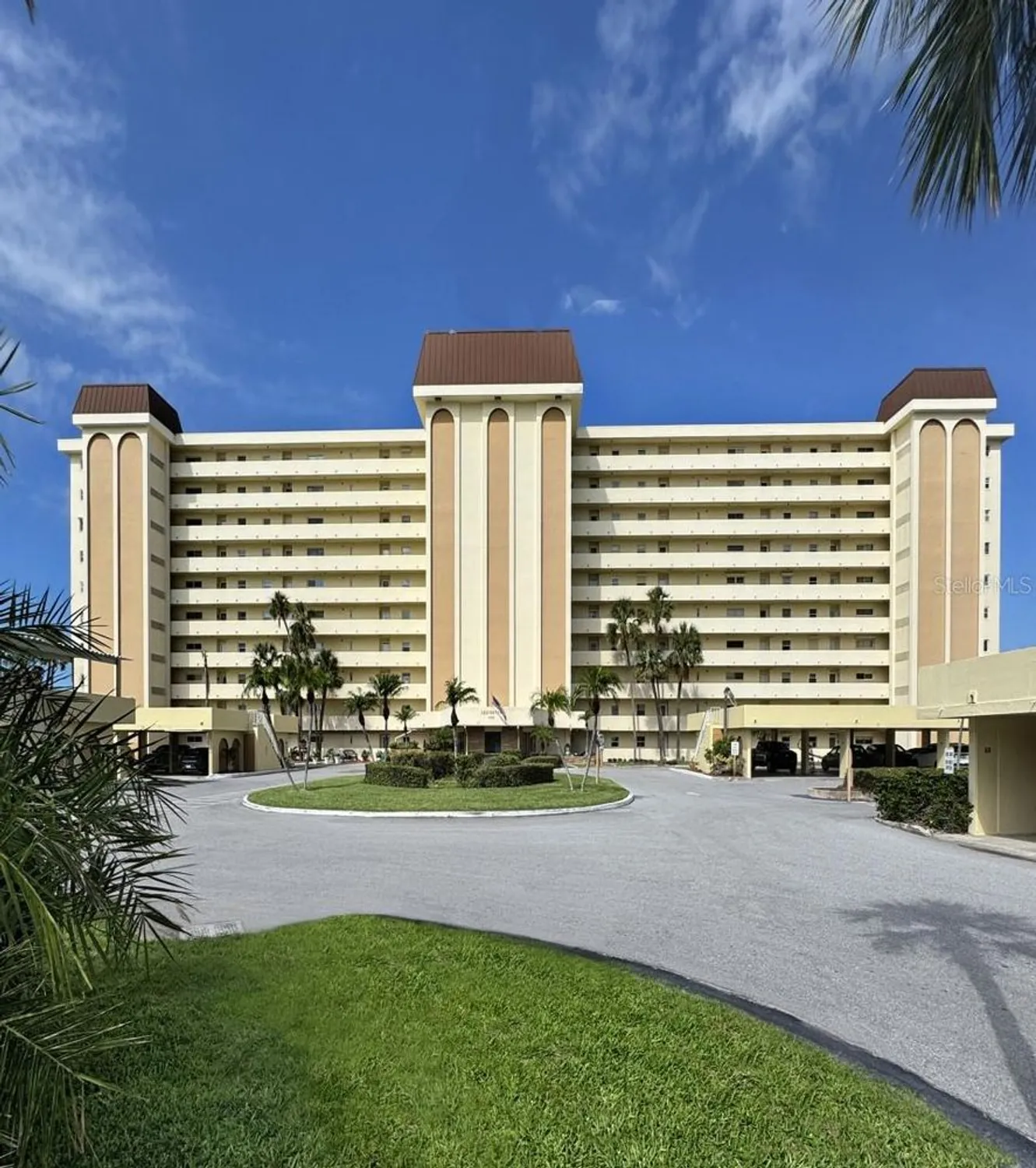 Property Slideshow image 3 of 46 | 4750 cove cir apt 502, St Petersburg, FL, 33708