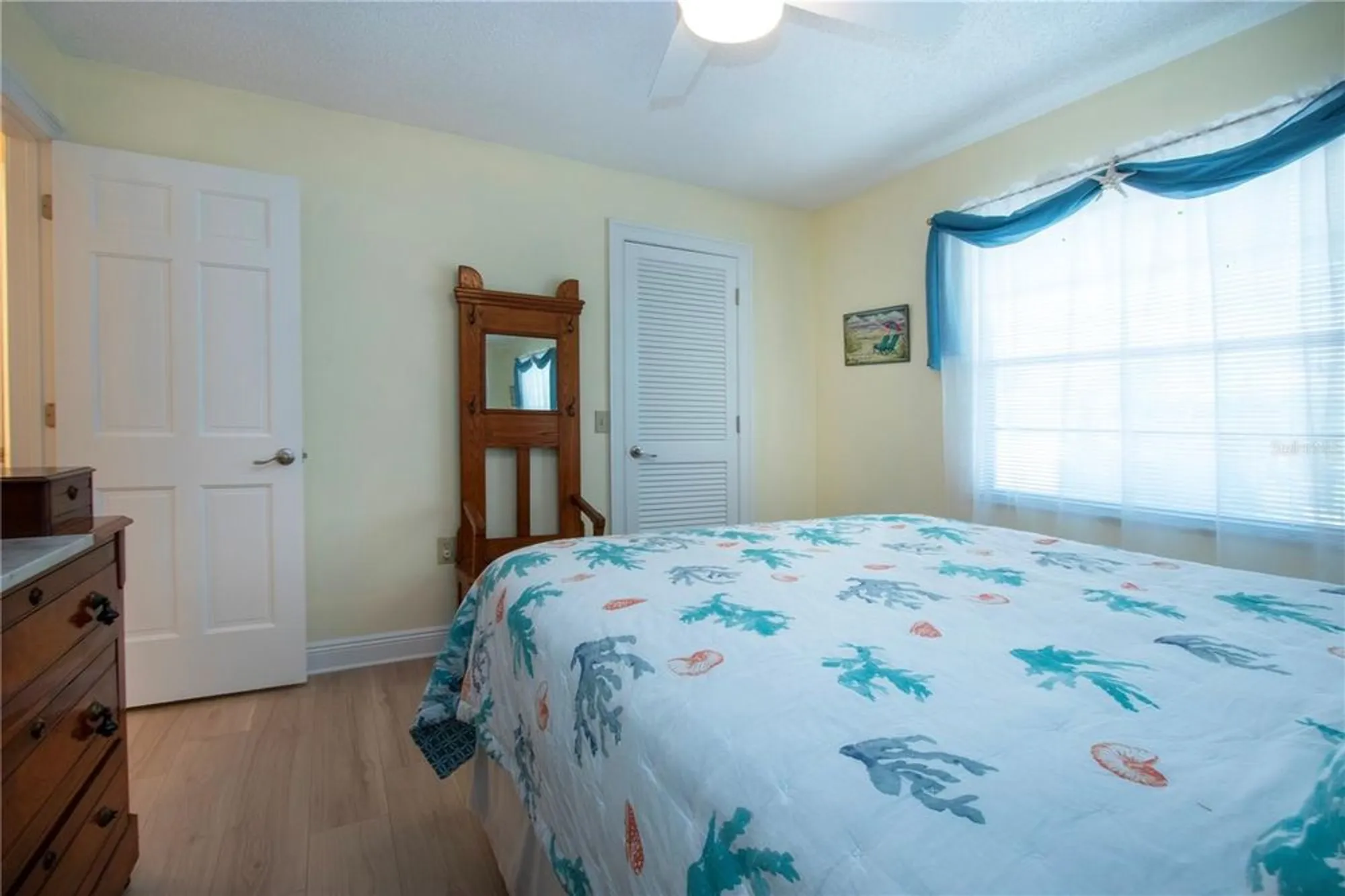 Property Slideshow image 54 of 69 | 2016 east view dr, Sun City Center, FL, 33573