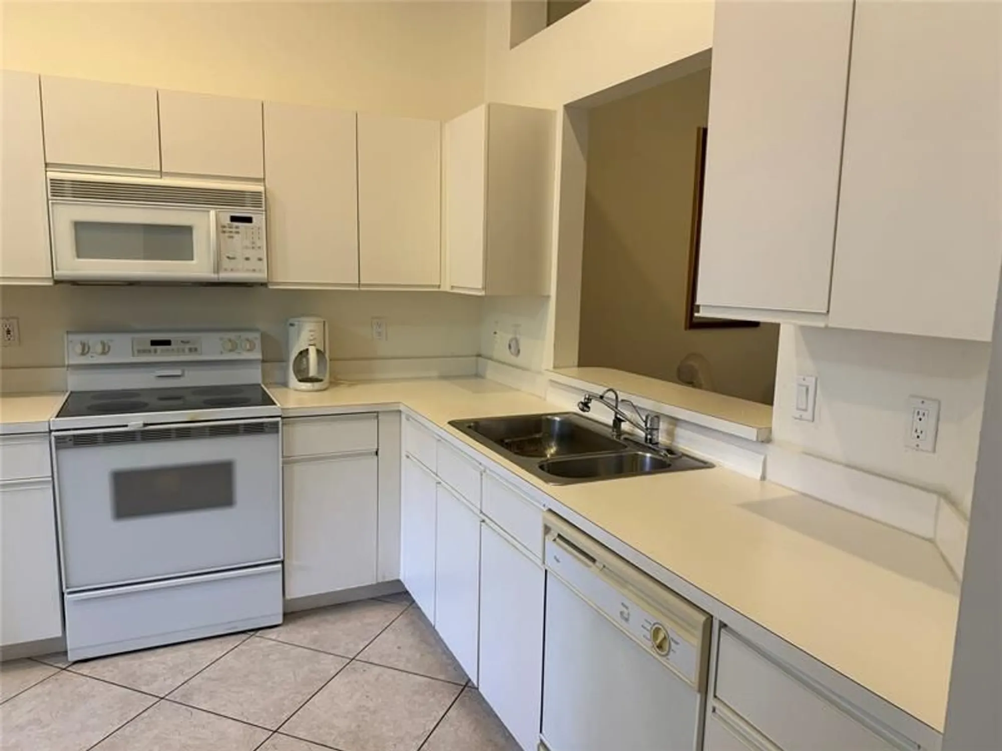 Property Slideshow image 7 of 41 | 5914 regal glen dr 205, Boynton Beach, FL, 33437