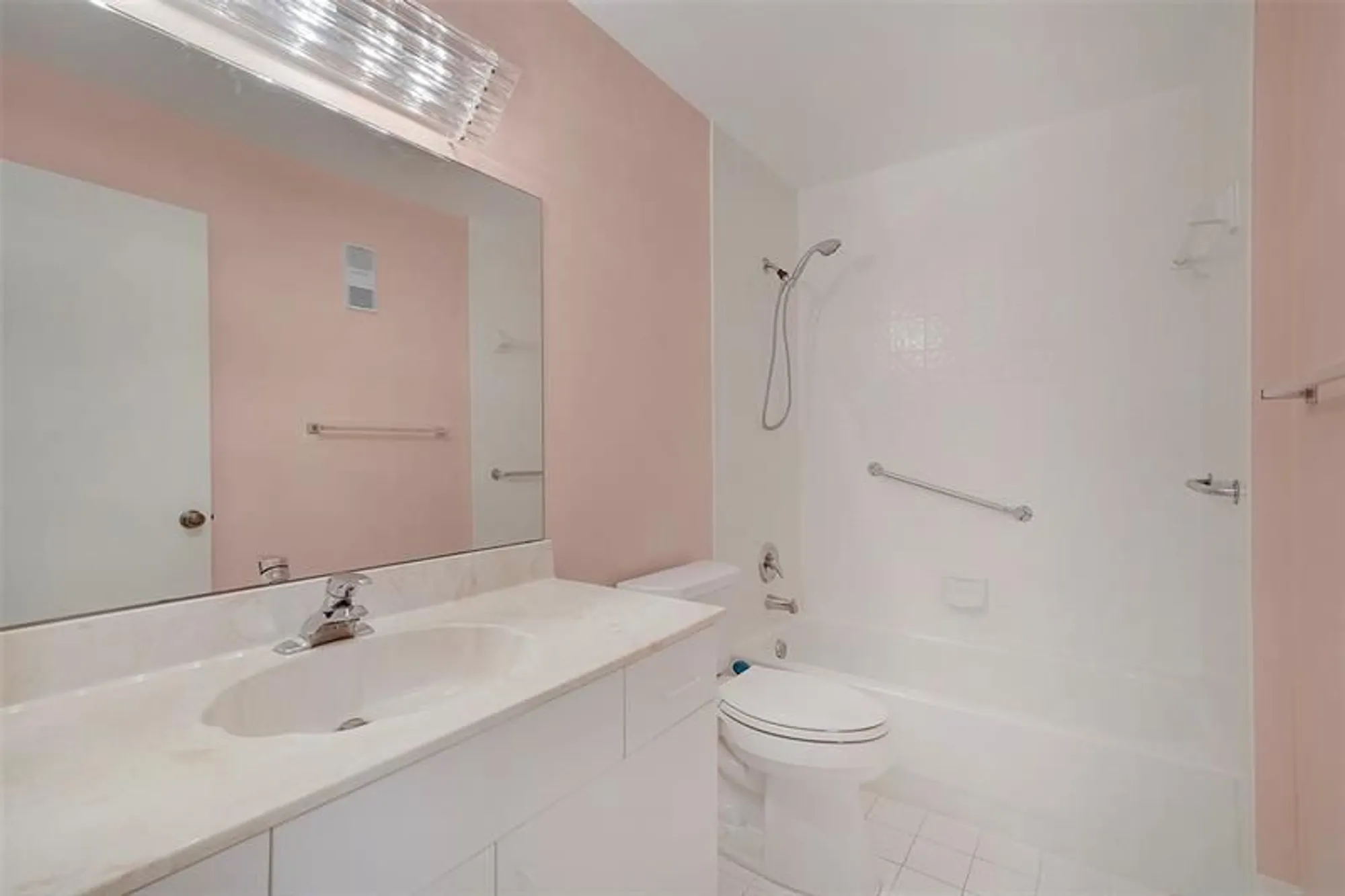 Property Slideshow image 26 of 36 | 5876 regal glen dr 201, Boynton Beach, FL, 33437