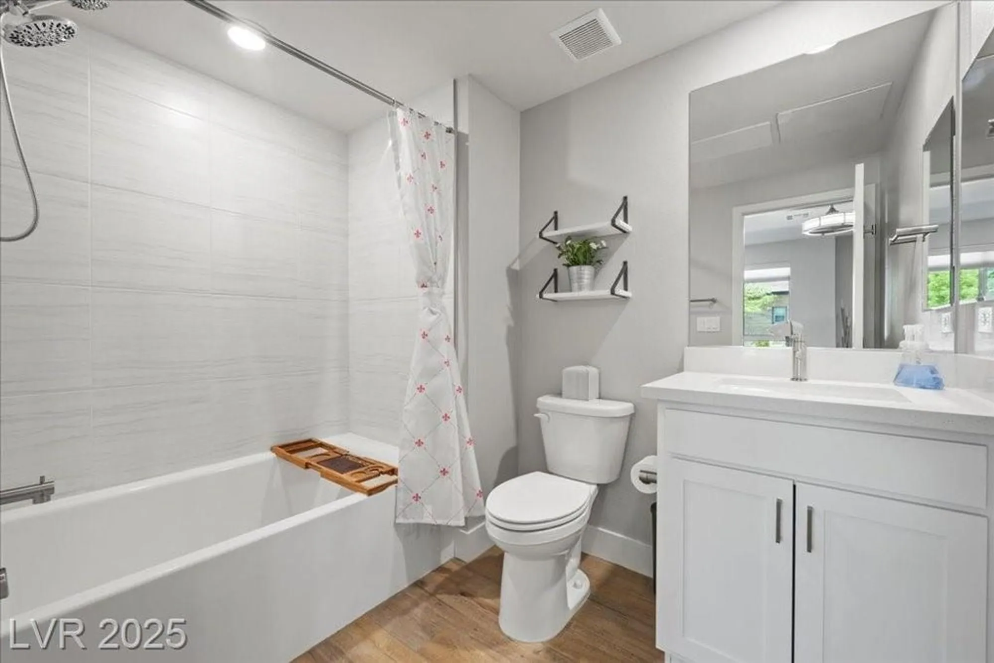 Property Slideshow image 14 of 59 | 4174 salisto st, Las Vegas, NV, 89135