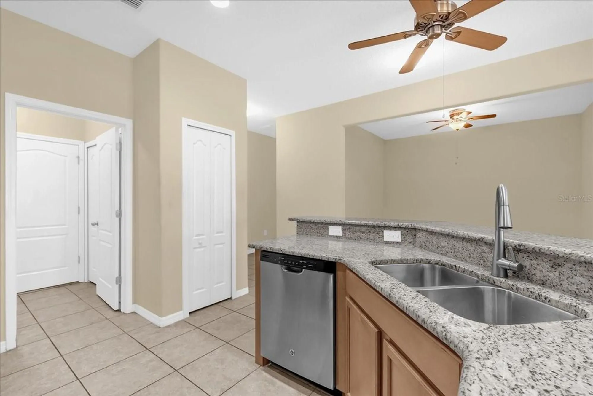 Property Slideshow image 10 of 38 | 3205 sonesta ct b, Clermont, FL, 34711