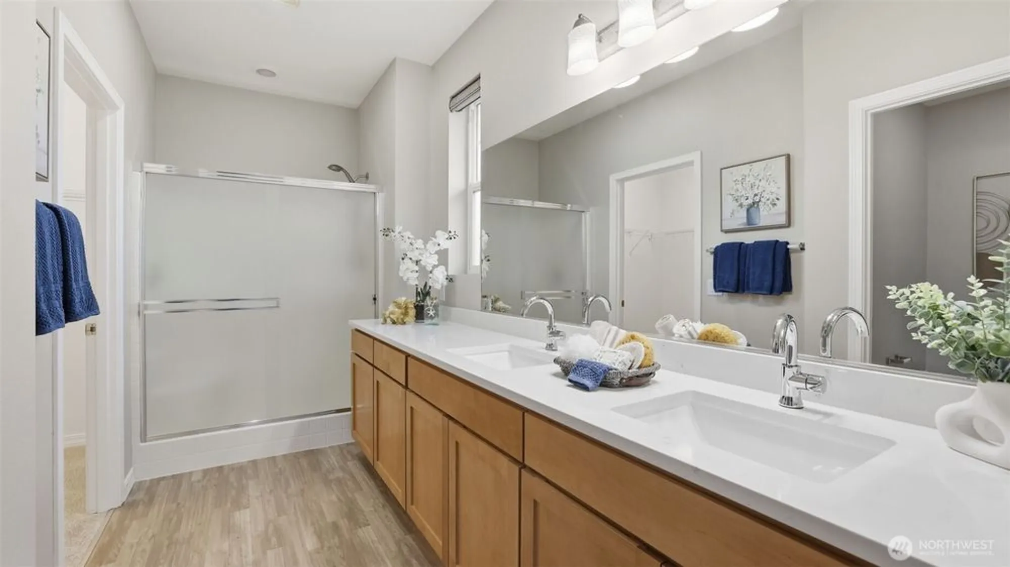 Property Slideshow image 21 of 40 | 12832 231st pl, Redmond, WA, 98053