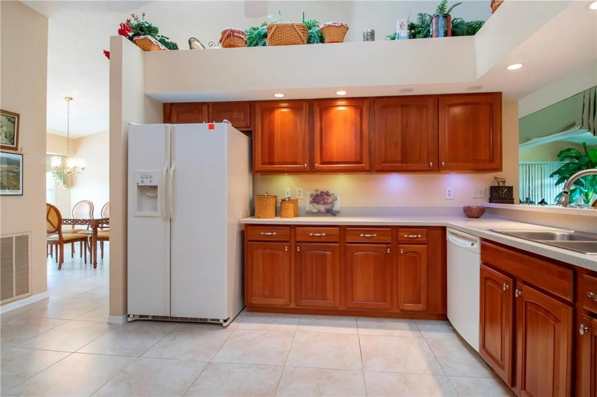 Property Slideshow image 25 of 61 | 2039 berry roberts dr, Sun City Center, FL, 33573