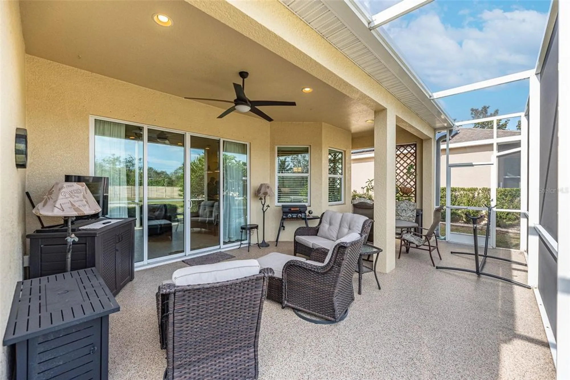 Property Slideshow image 26 of 35 | 1649 emerald dunes dr, Sun City Center, FL, 33573