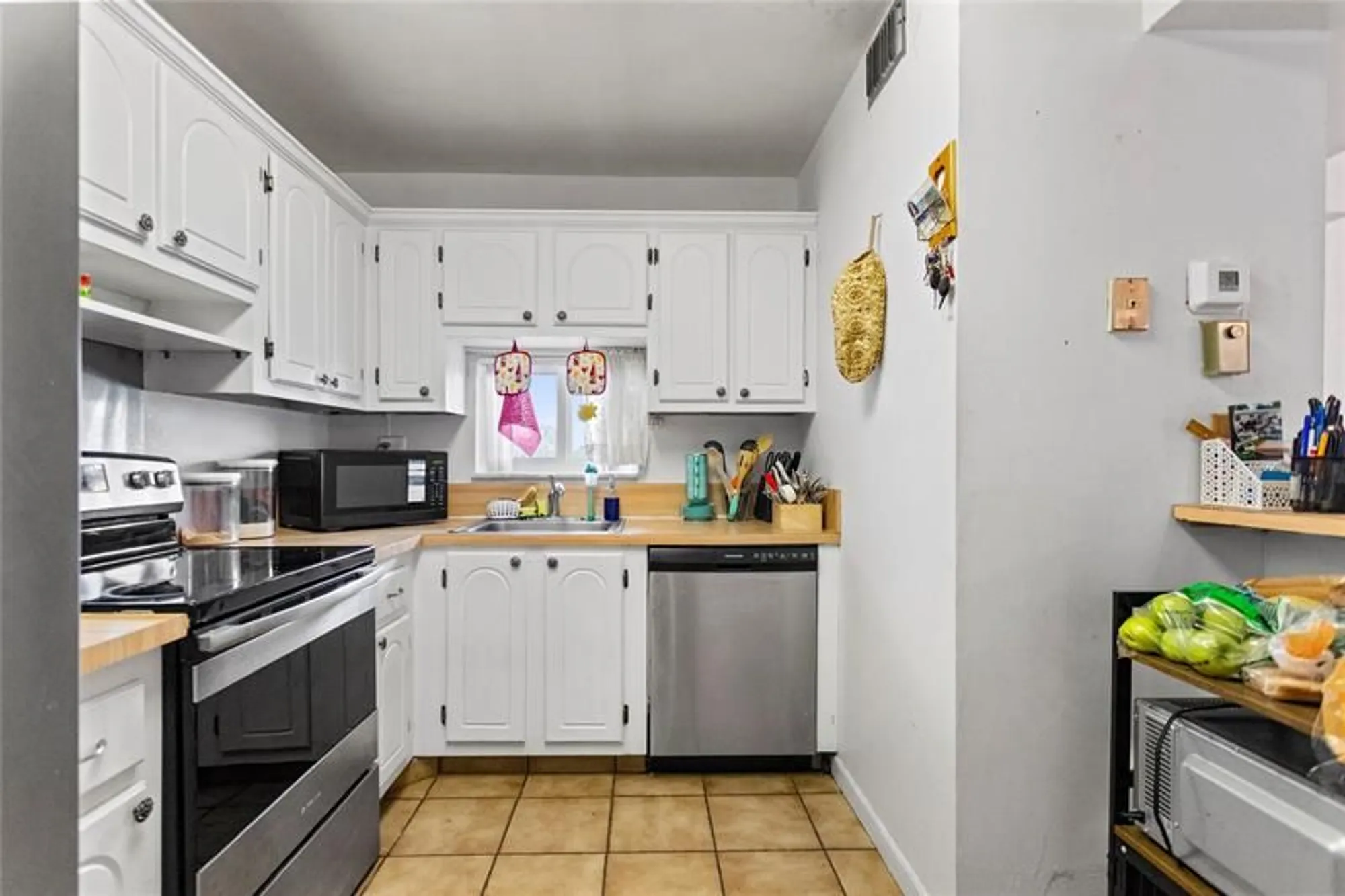 Property Slideshow image 14 of 44 | 8990 s hollybrook blvd 305, Pembroke Pines, FL, 33025