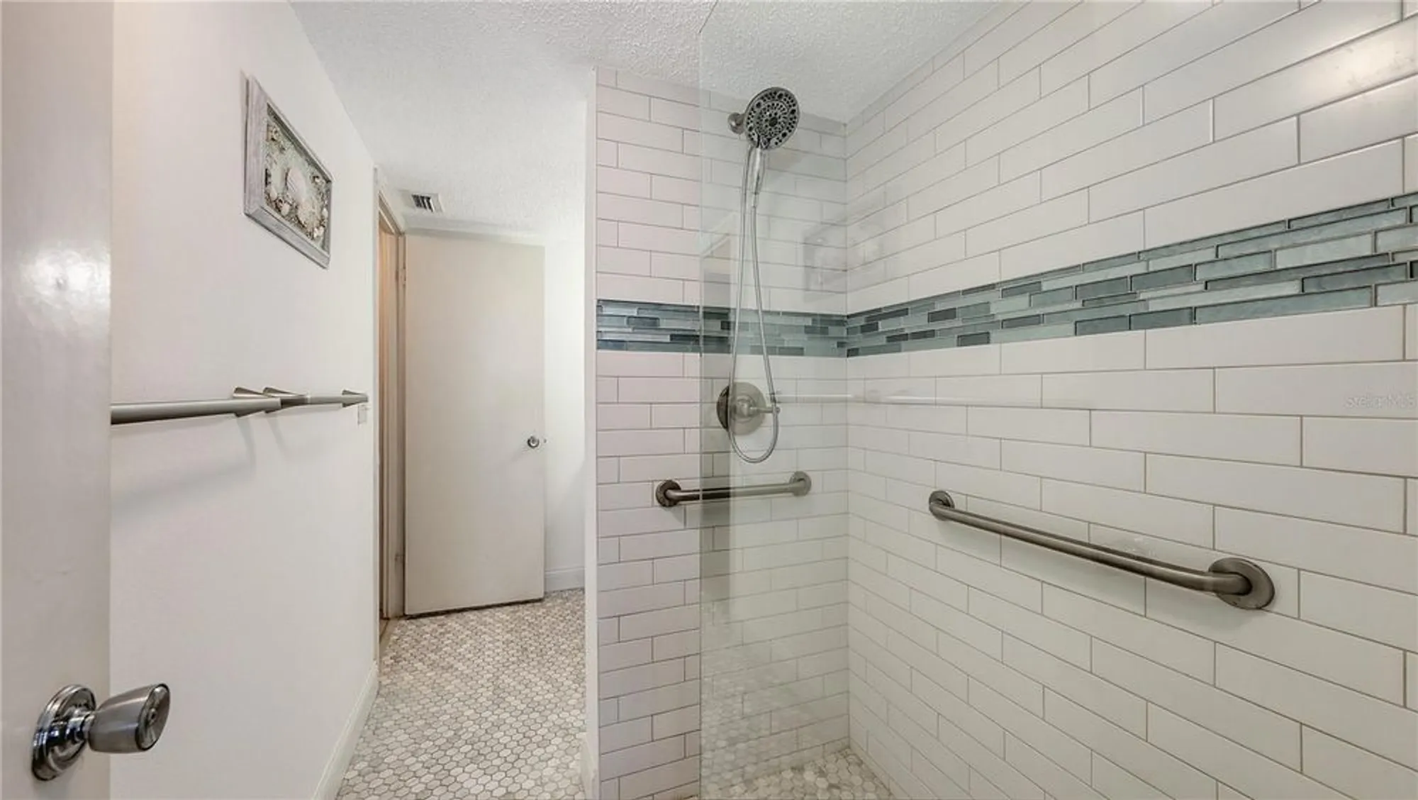 Property Slideshow image 18 of 37 | 3845 lake bayshore dr # f103, Bradenton, FL, 34205