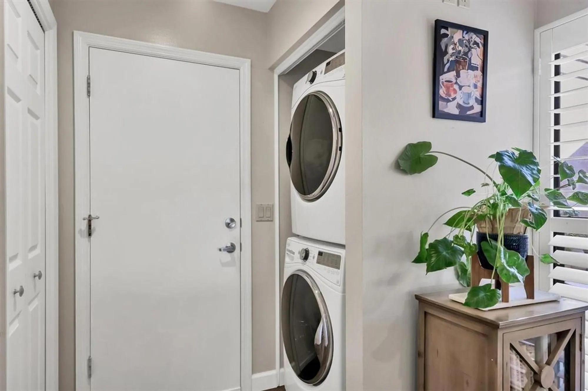 Property Slideshow image 37 of 55 | 3861 wilshire cir 115, Sarasota, FL, 34238