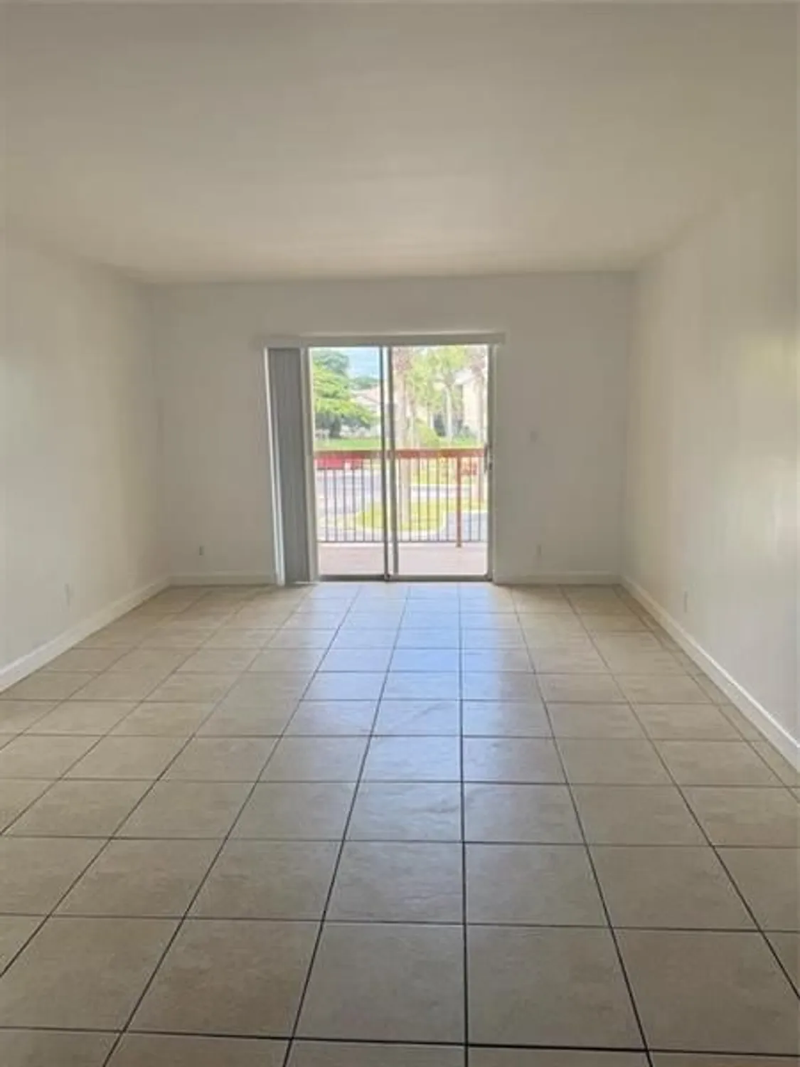 Property Slideshow image 5 of 24 | 7630 westwood dr apt 316, Tamarac, FL, 33321