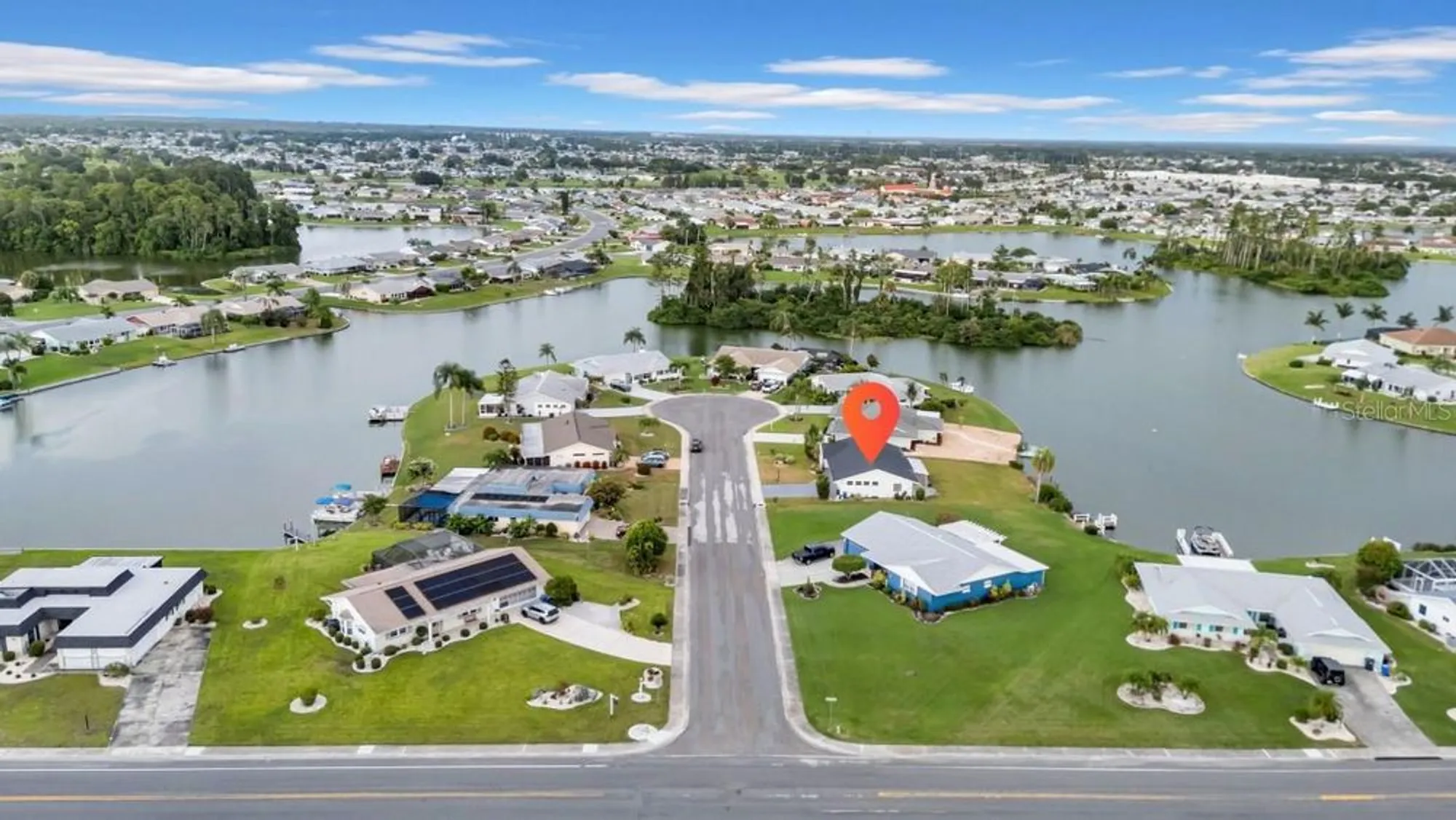 Property Slideshow image 4 of 12 | 1808 milford cir, Sun City Center, FL, 33573