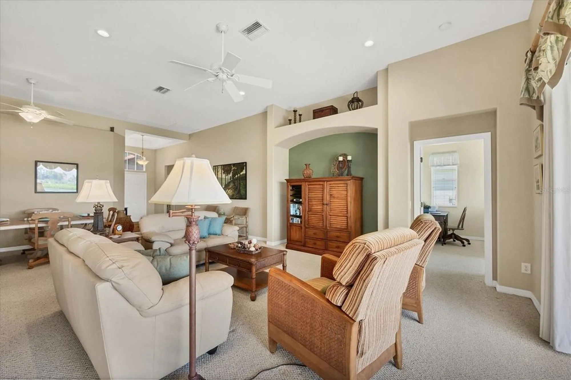 Property Slideshow image 12 of 66 | 4427 blue heron cir, North Port, FL, 34287