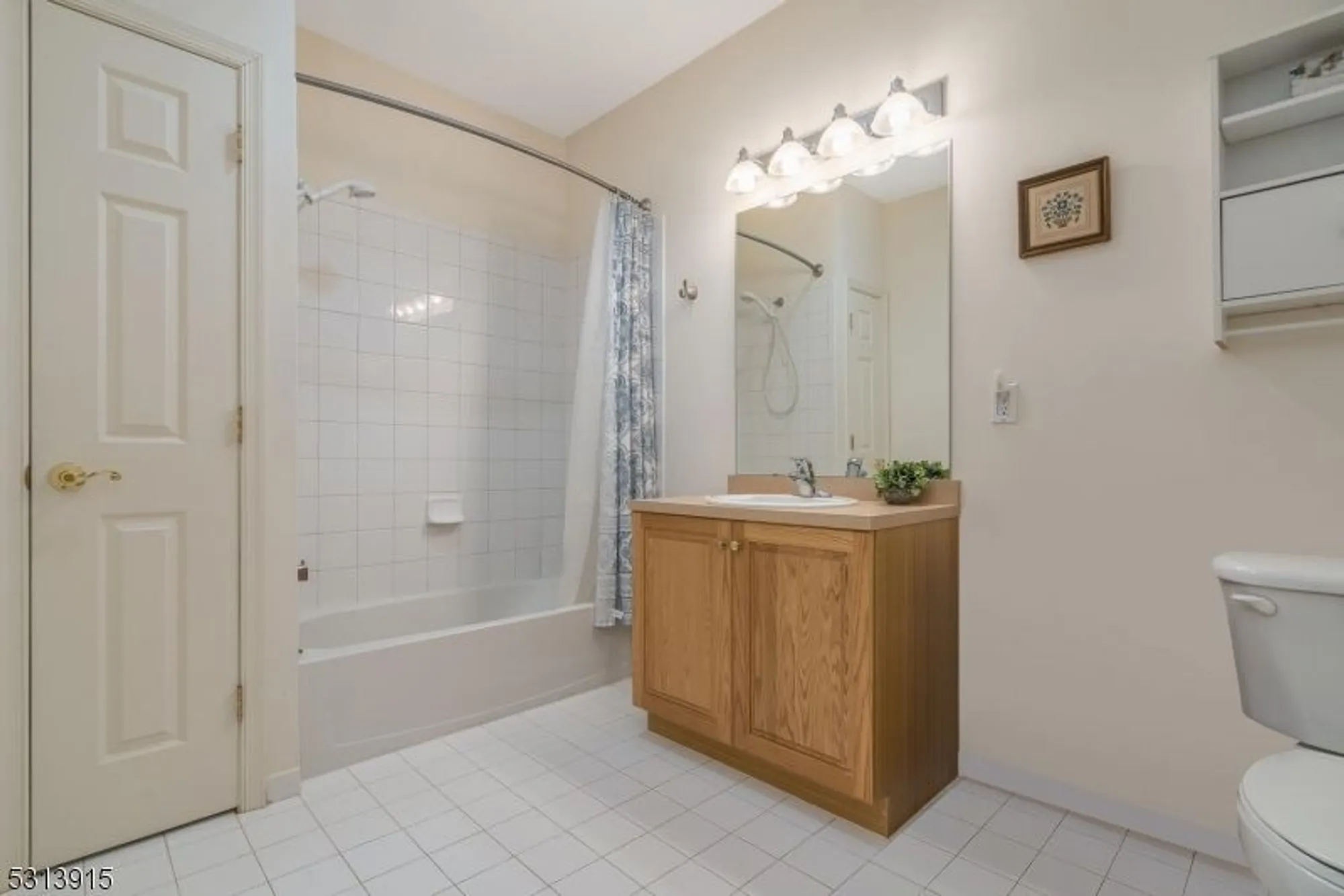 Property Slideshow image 17 of 48 | 6015 brookfield glen dr # 15, Belvidere, NJ, 07823