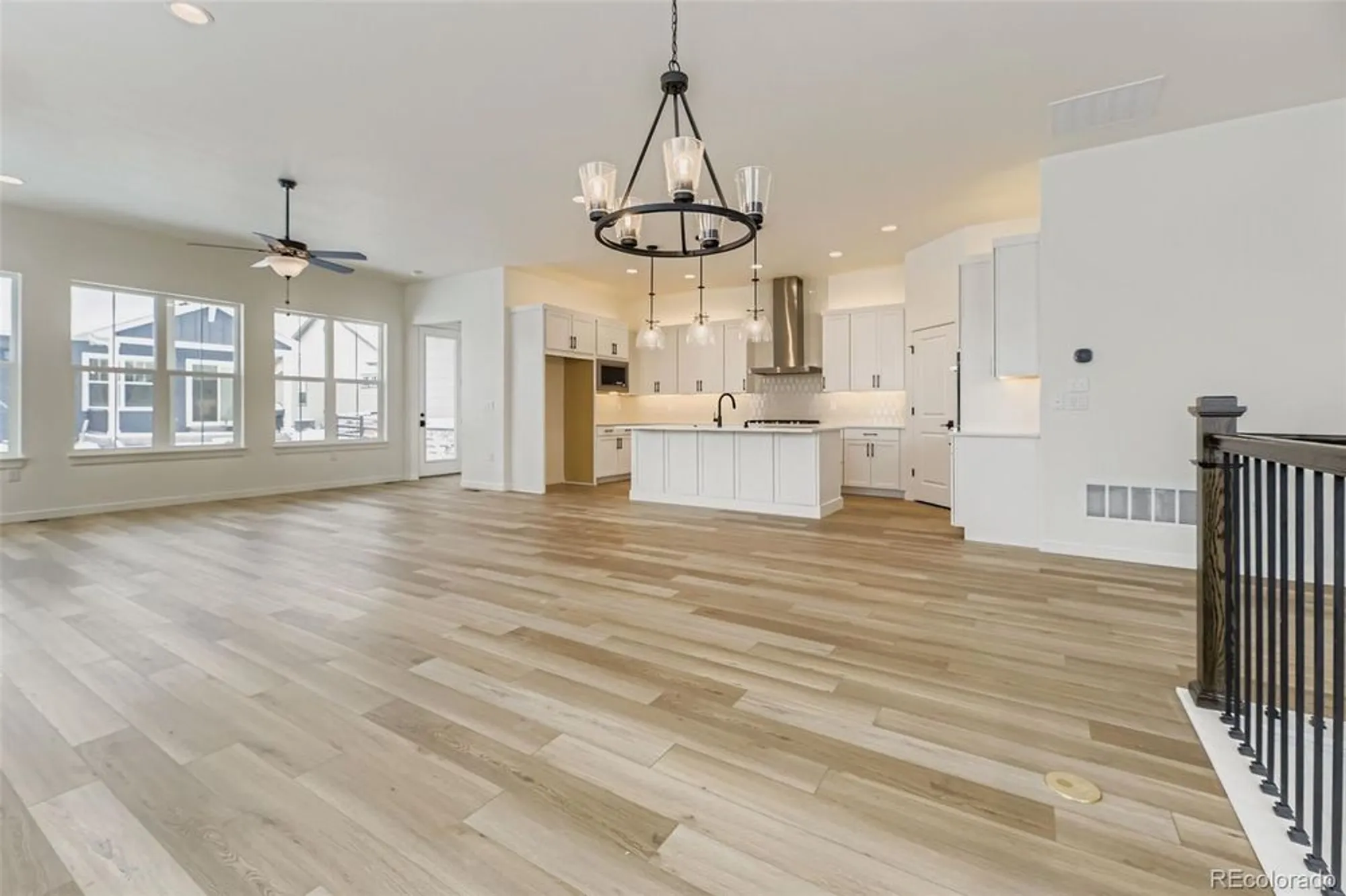 Property Slideshow image 12 of 26 | 8902 s riviera way, Aurora, CO, 80016