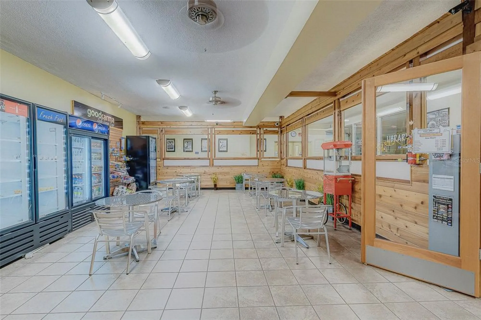 Property Slideshow image 52 of 55 | 2433 brazilia dr apt 5, Clearwater, FL, 33763