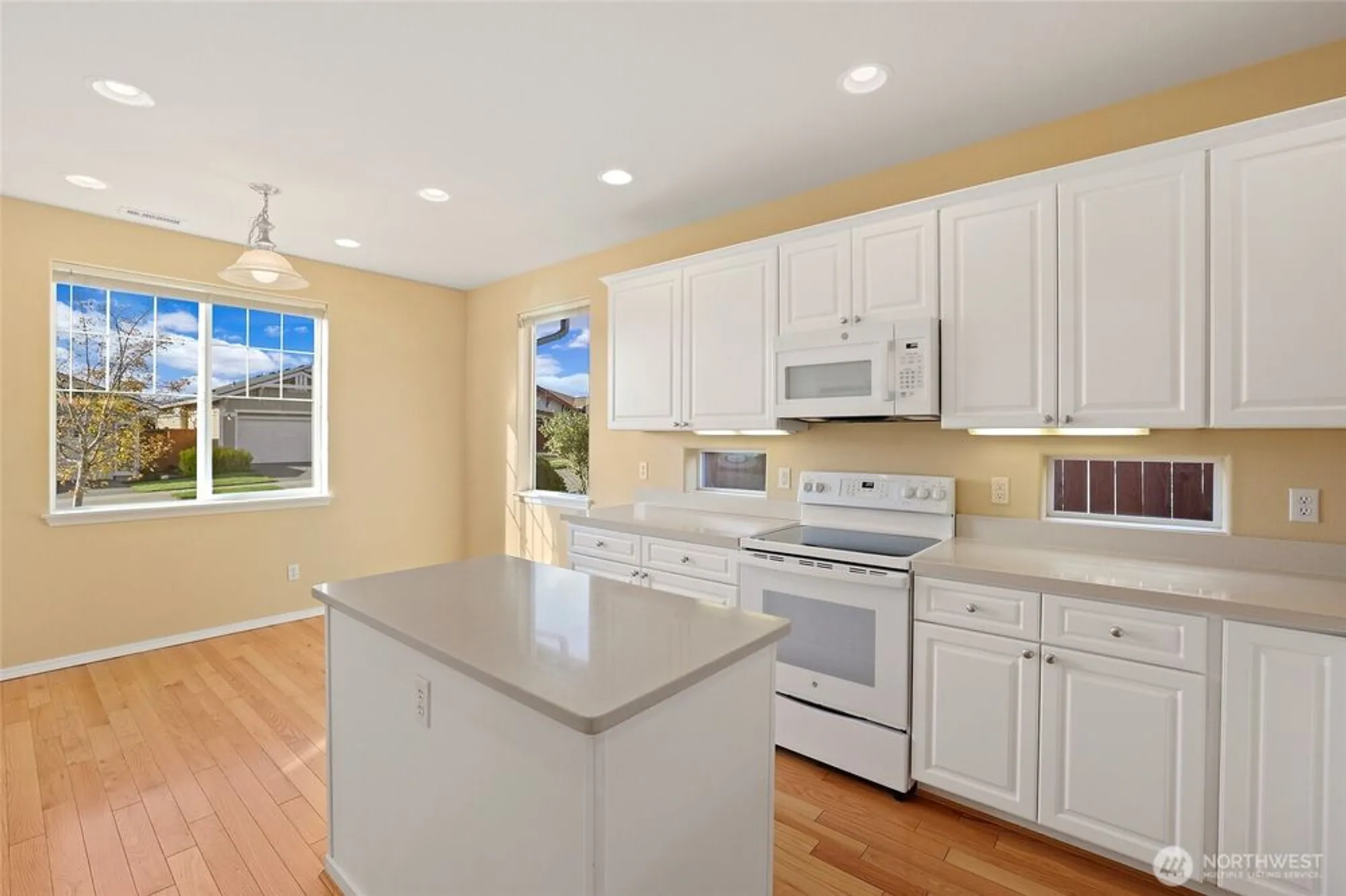 Property Slideshow image 6 of 37 | 4316 harstene st, Lacey, WA, 98516