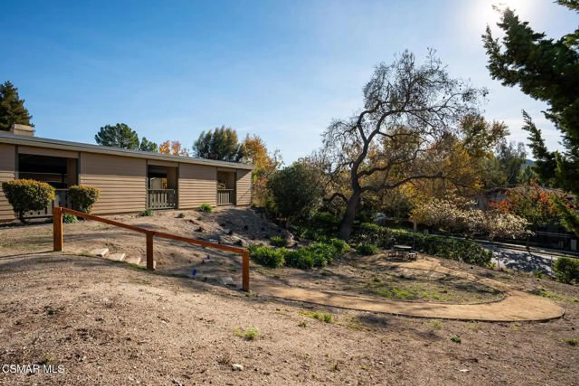 Property Slideshow image 20 of 20 | 327 chestnut hill ct 11, Thousand Oaks, CA, 91360