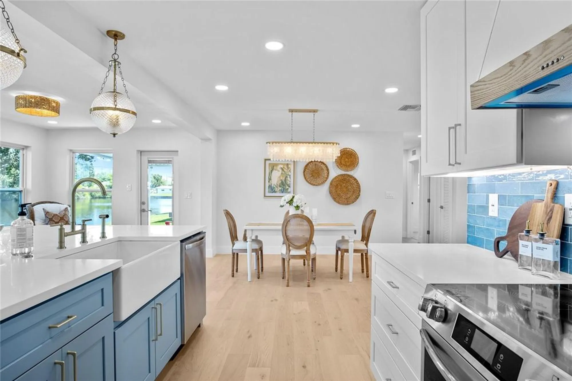 Property Slideshow image 14 of 43 | 3735 101st ave, Pinellas Park, FL, 33782