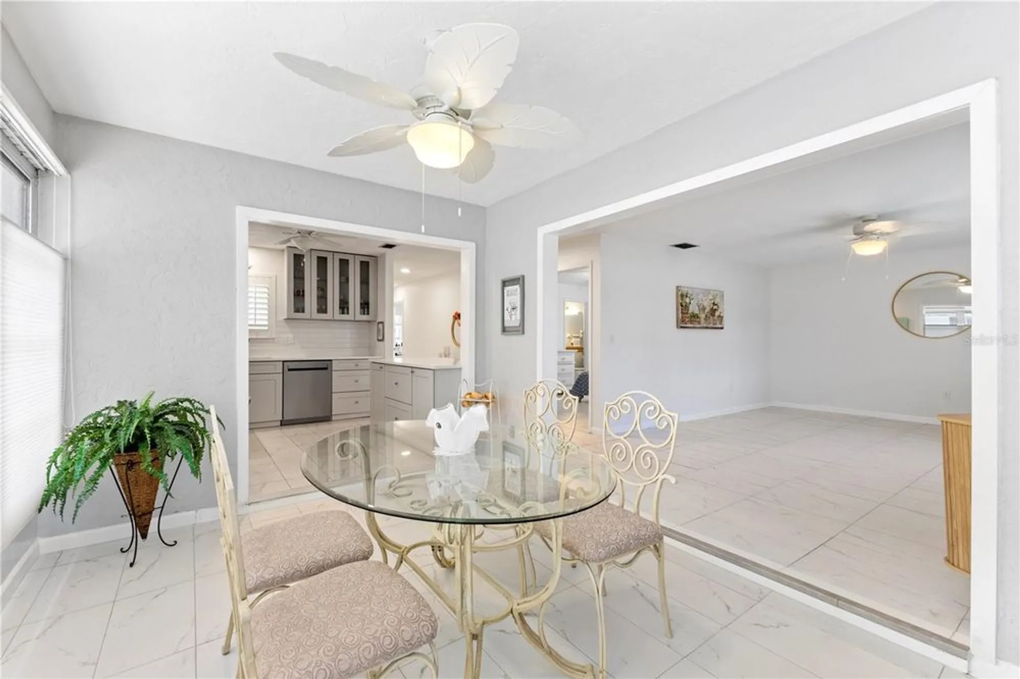 Property Slideshow image 4 of 18 | 3978 overlook bnd # 25, Sarasota, FL, 34232