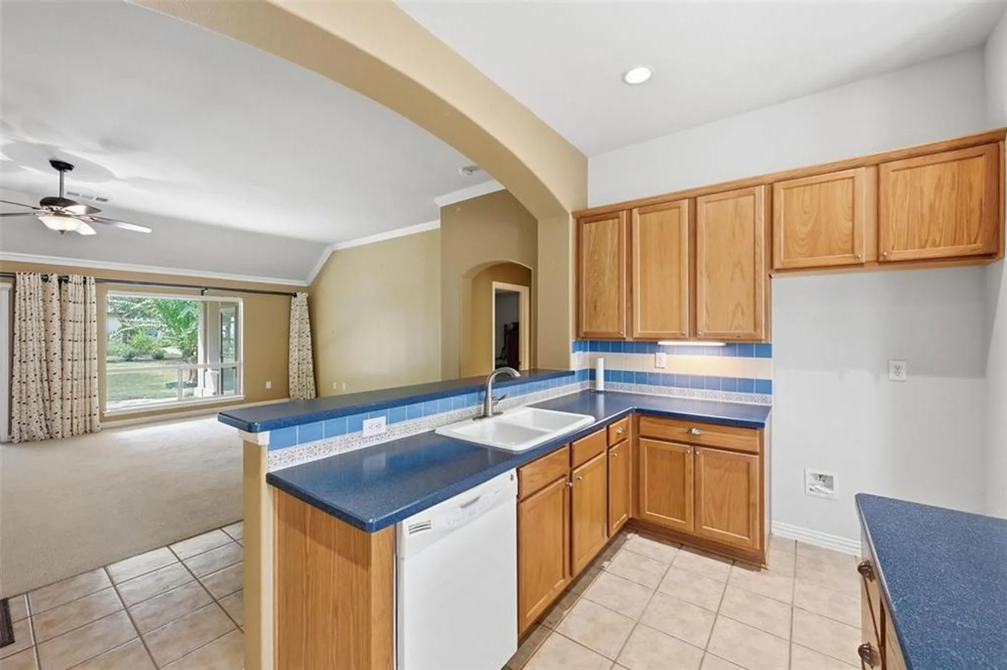 Property Slideshow image 10 of 39 | 10417 belvedere dr, Denton, TX, 76207