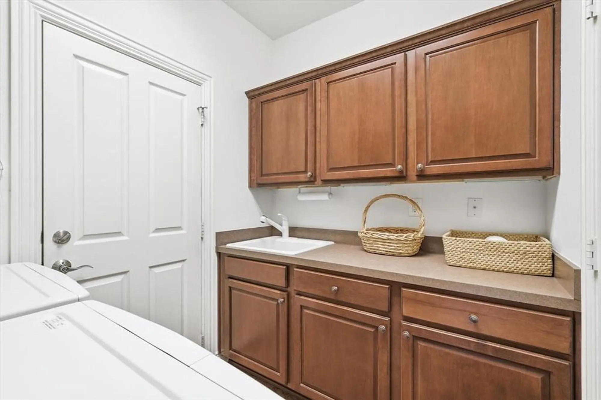 Property Slideshow image 30 of 39 | 9501 grandview dr, Denton, TX, 76207