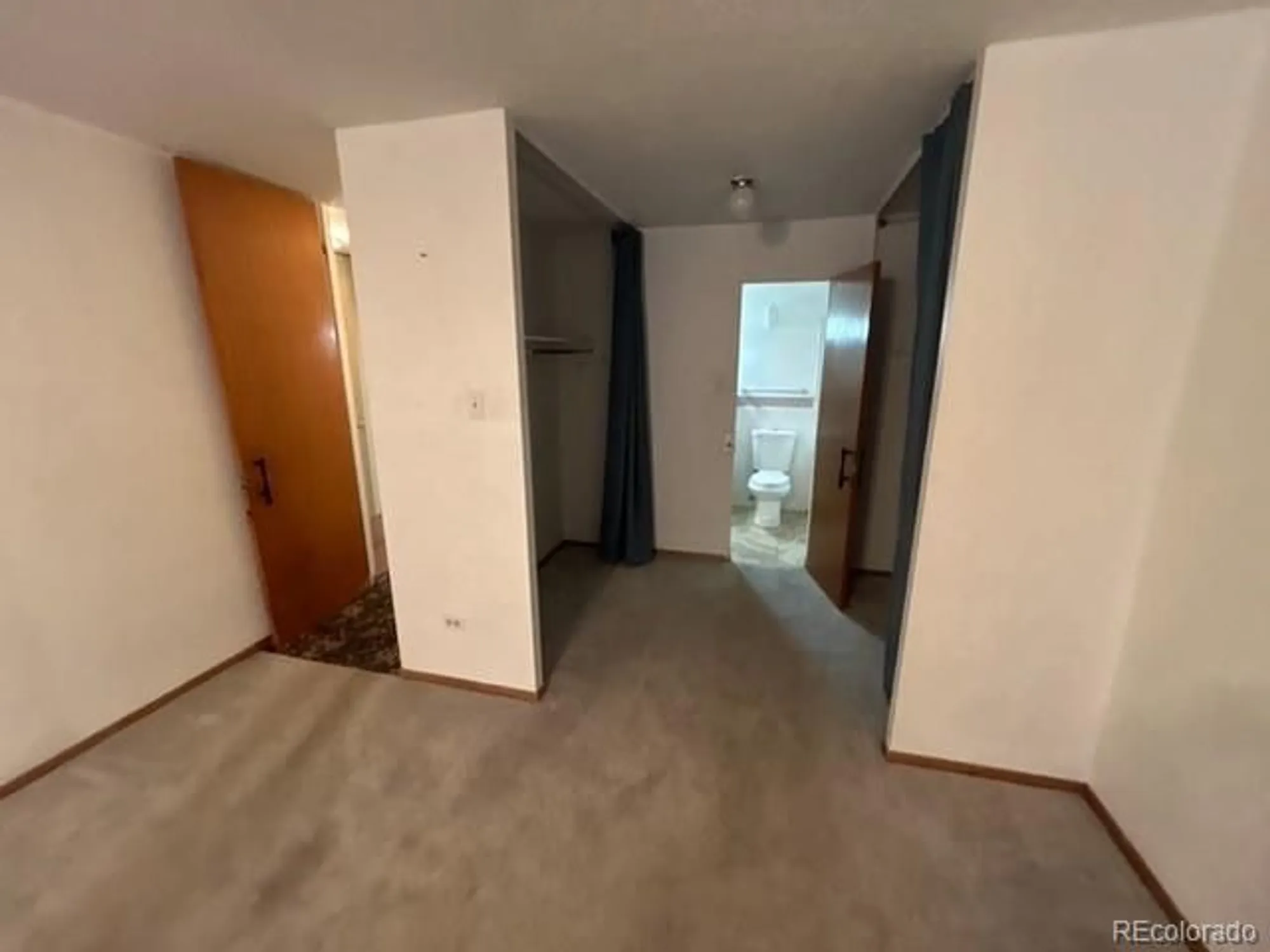 Property Slideshow image 7 of 13 | 610 s clinton st 8b, Denver, CO, 80247