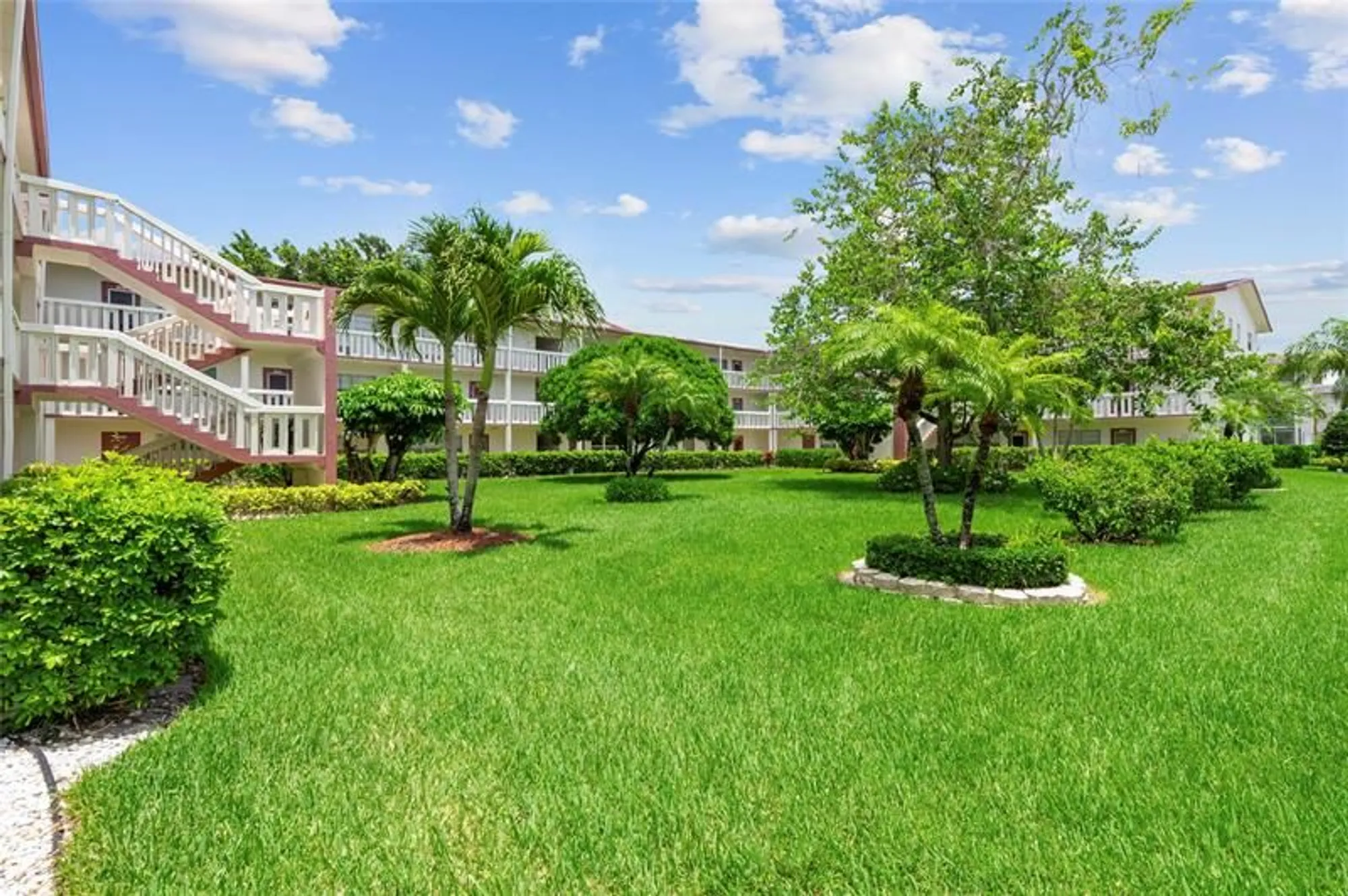 Property Slideshow image 9 of 26 | 410 fanshaw j # 410, Boca Raton, FL, 33434