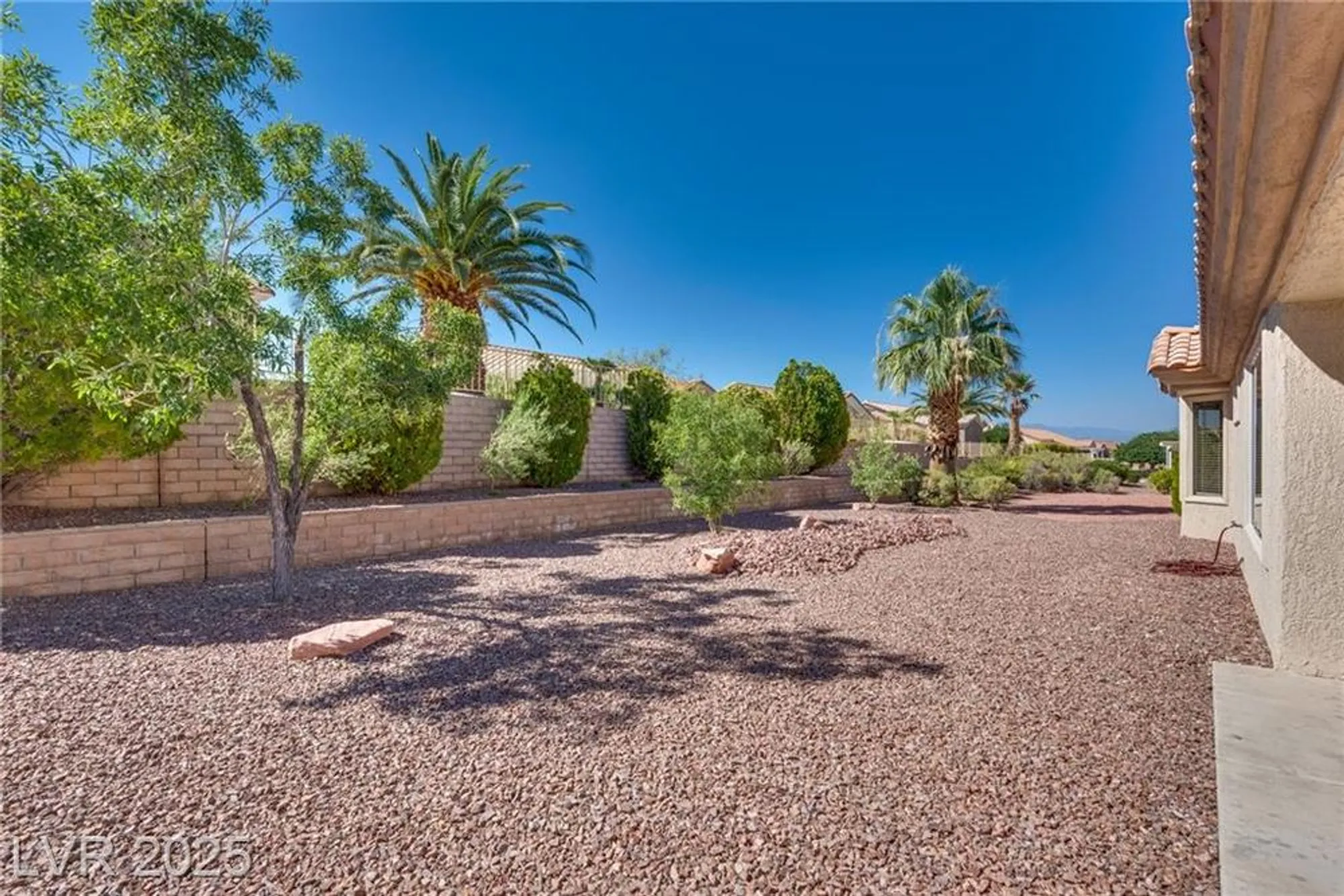 Property Slideshow image 32 of 44 | 2601 lotus hill dr, Las Vegas, NV, 89134
