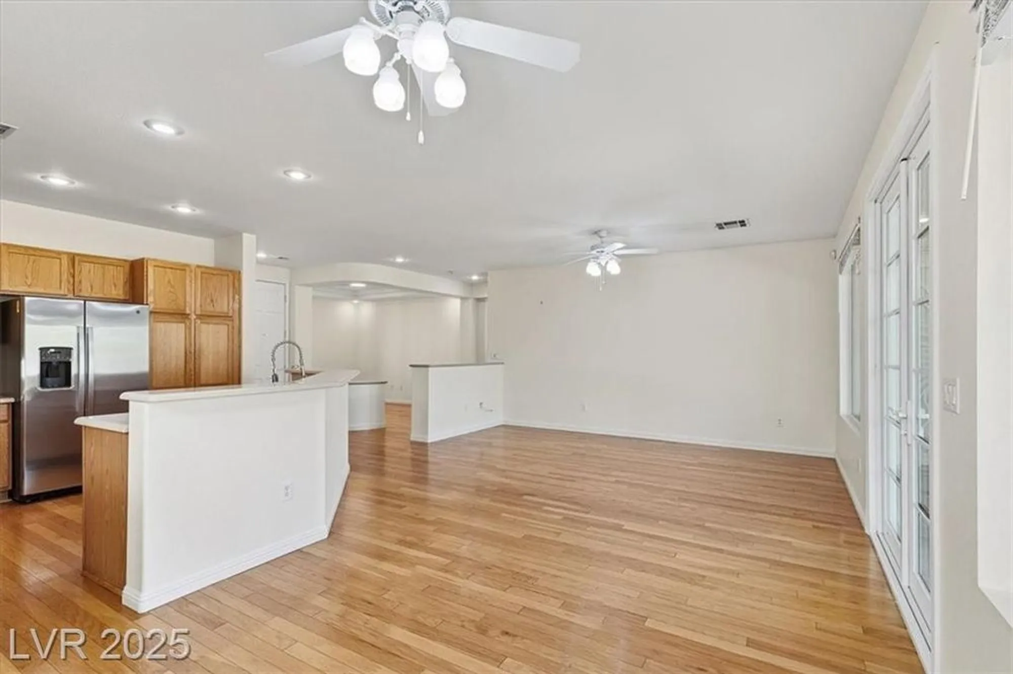 Property Slideshow image 8 of 45 | 4639 denaro dr, Las Vegas, NV, 89135