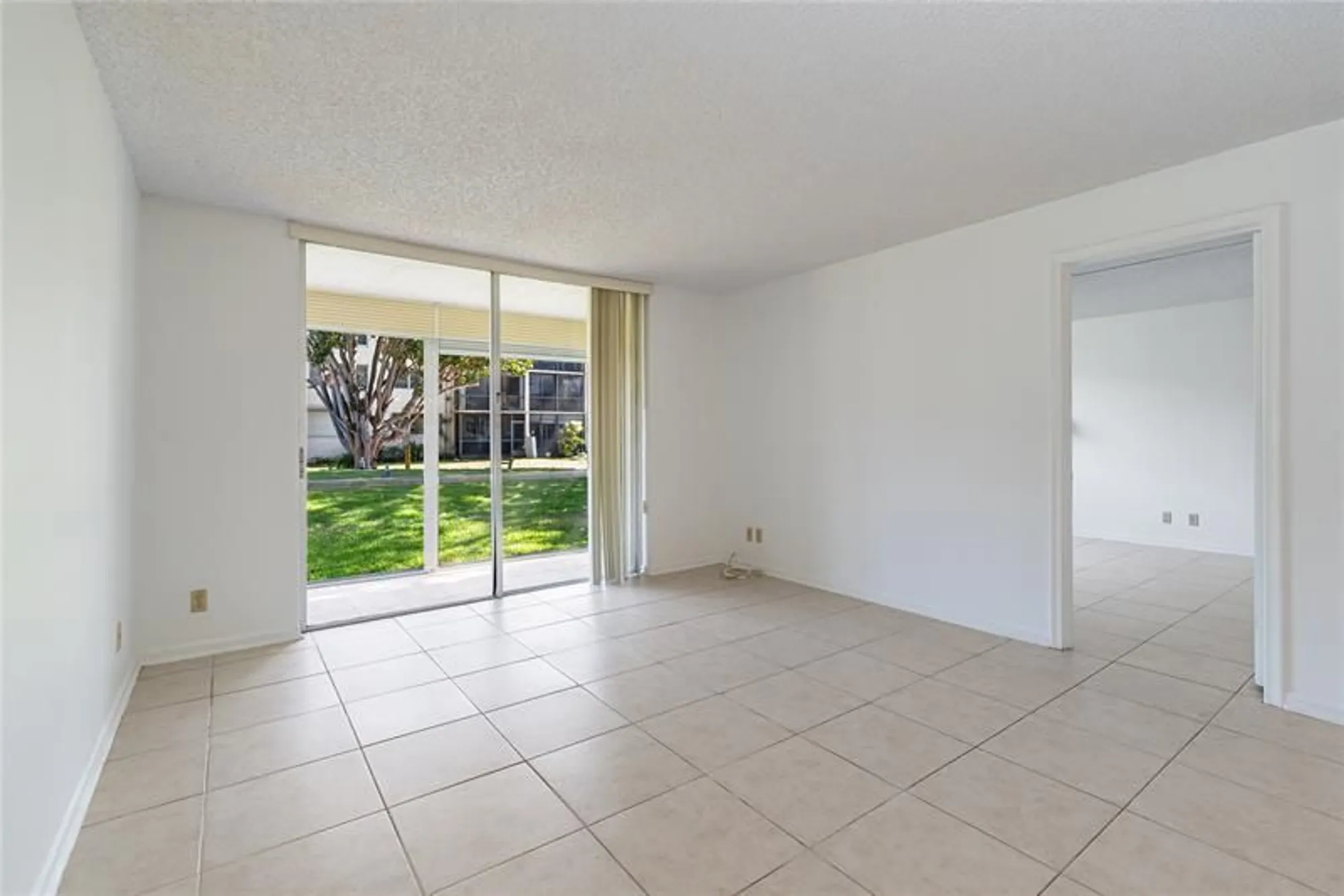 Property Slideshow image 7 of 81 | 8960 s hollybrook blvd 103, Pembroke Pines, FL, 33025