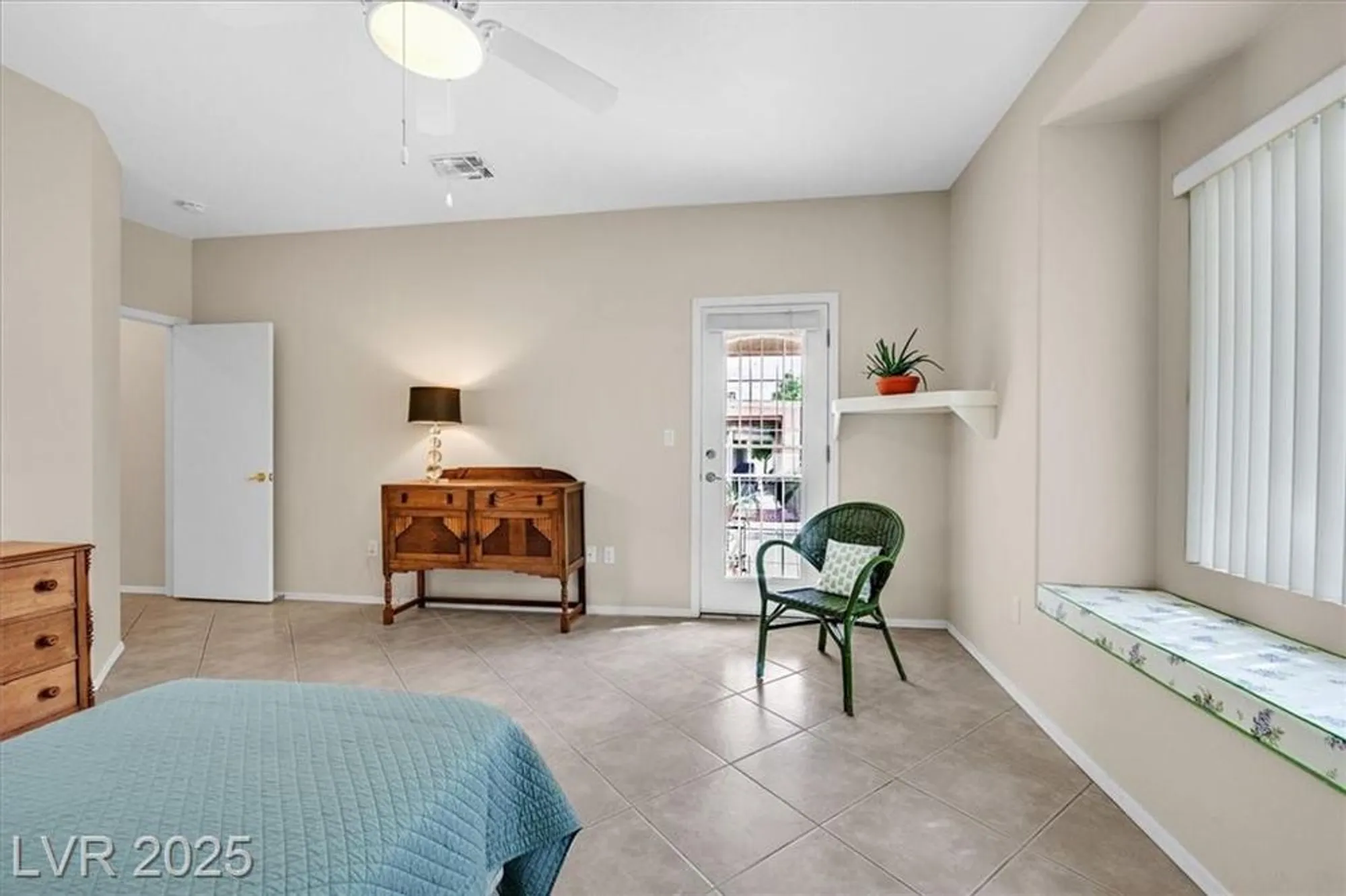 Property Slideshow image 15 of 40 | 2191 indigo creek ave, Henderson, NV, 89012